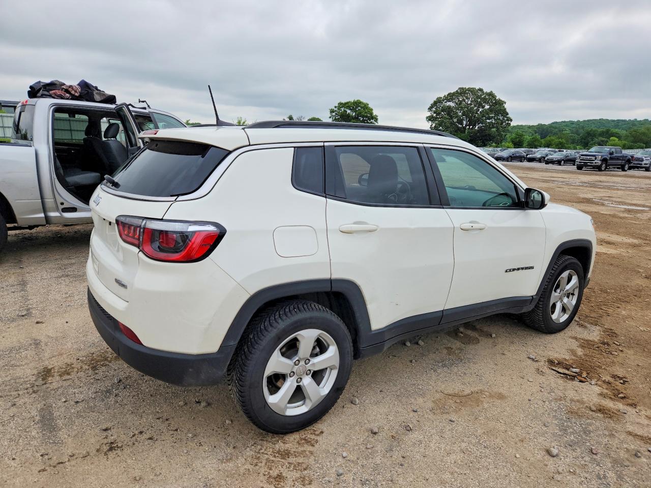 2020 Jeep Compass Latitude Белый vin: 3C4NJDBB2LT132855