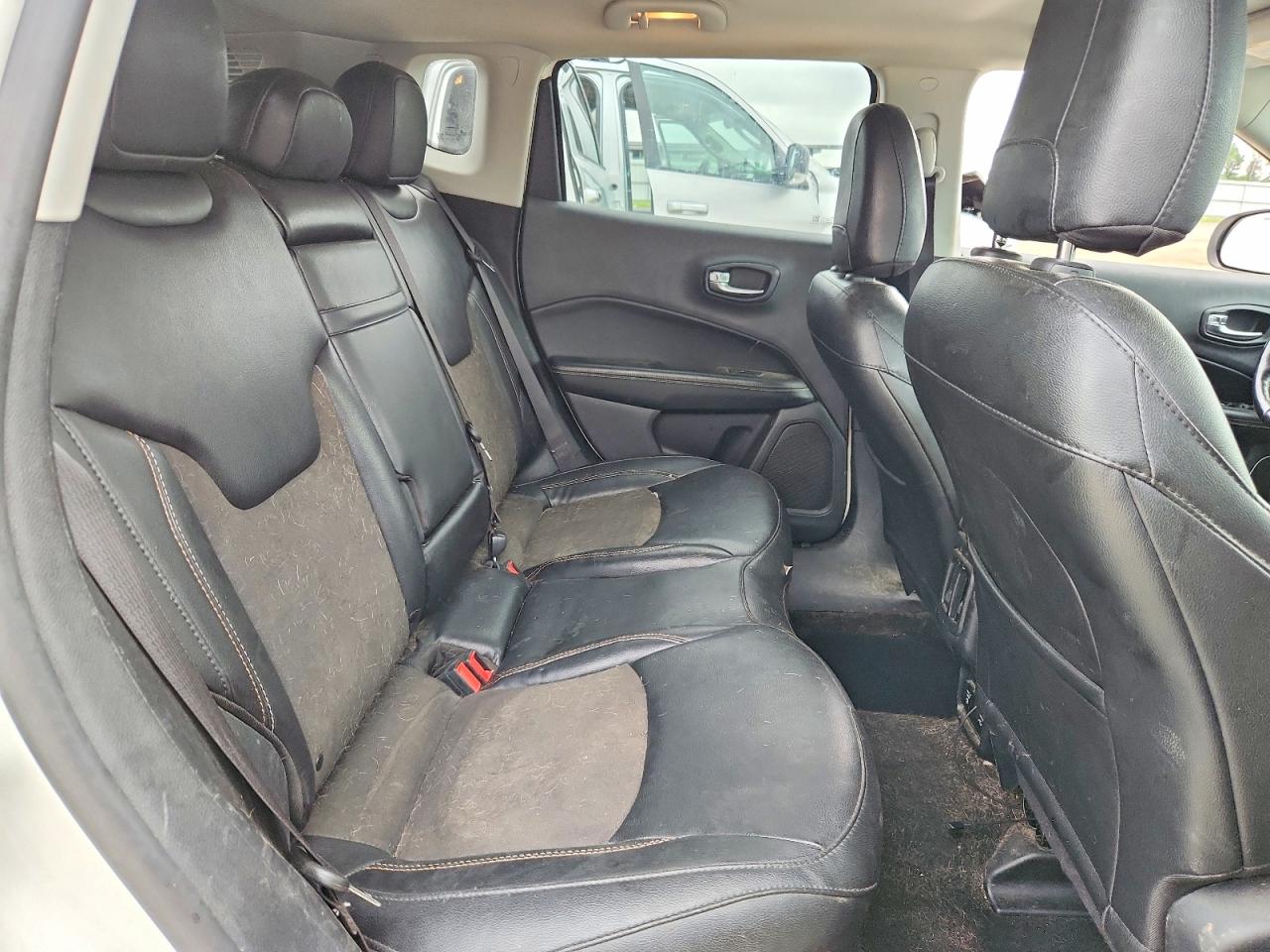 2020 Jeep Compass Latitude Белый vin: 3C4NJDBB2LT132855