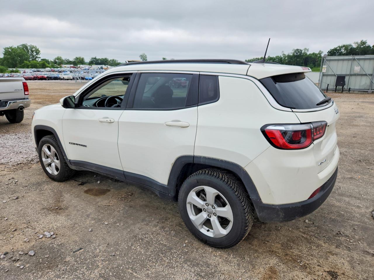 2020 Jeep Compass Latitude Белый vin: 3C4NJDBB2LT132855