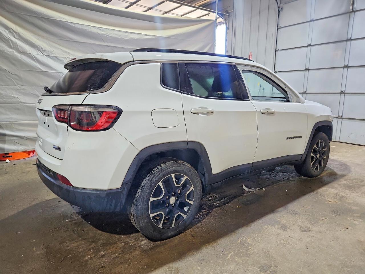2022 Jeep Compass Latitude White vin: 3C4NJDBB2NT127125