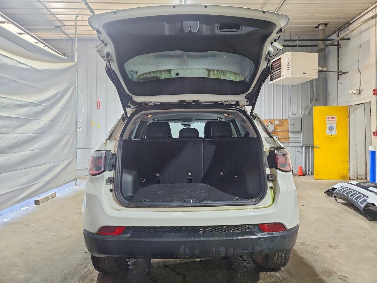 2022 Jeep Compass Latitude White vin: 3C4NJDBB2NT127125