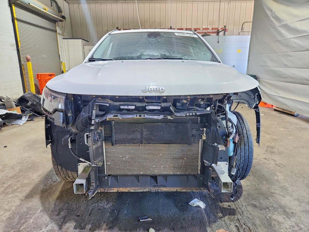 2022 Jeep Compass Latitude White vin: 3C4NJDBB2NT127125