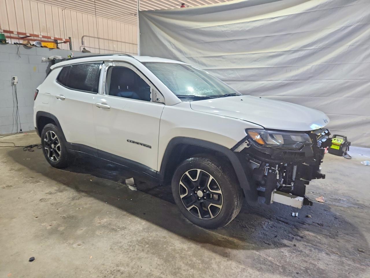 2022 Jeep Compass Latitude White vin: 3C4NJDBB2NT127125