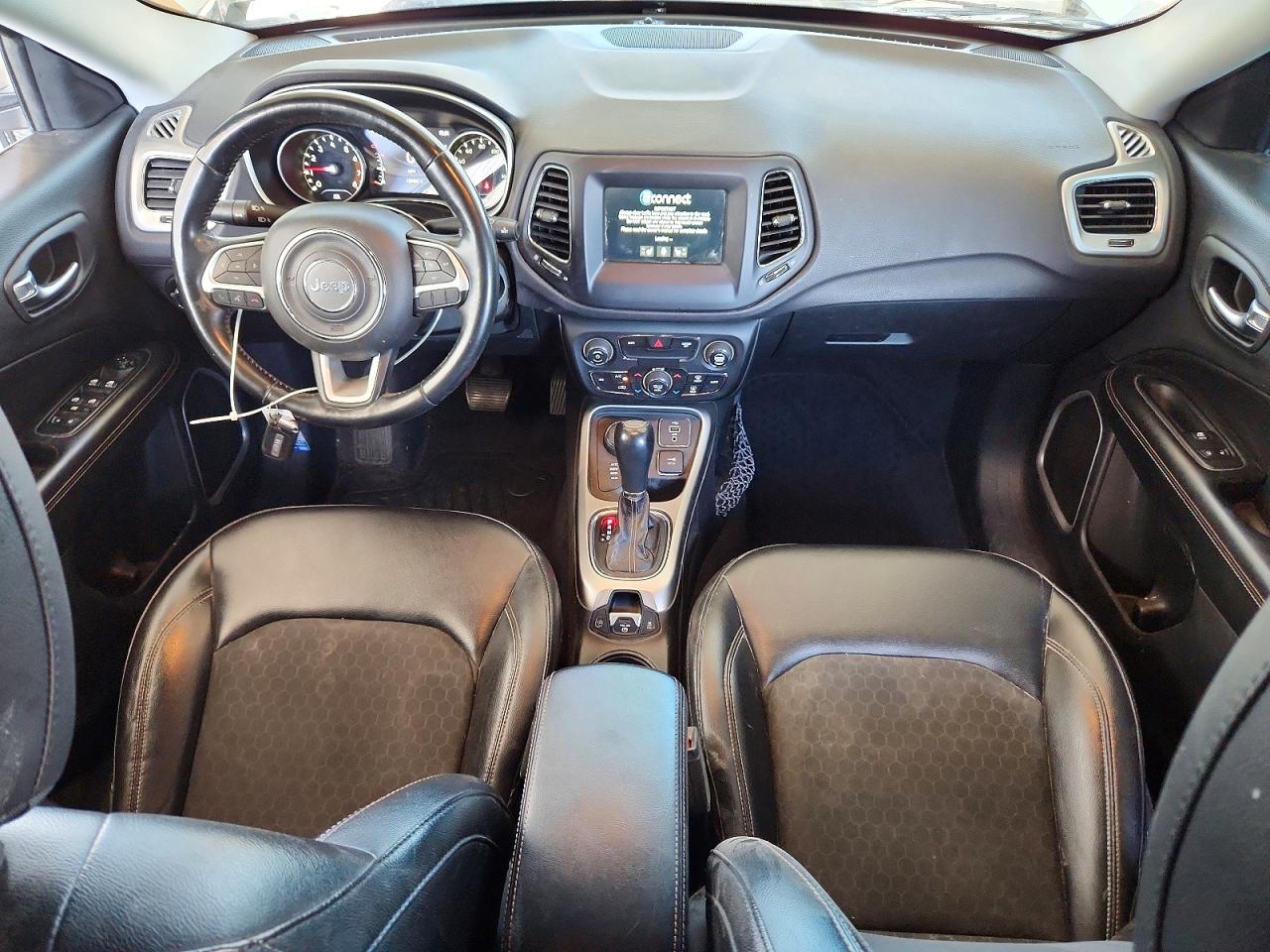2018 Jeep Compass Latitude Белый vin: 3C4NJDBB3JT195427