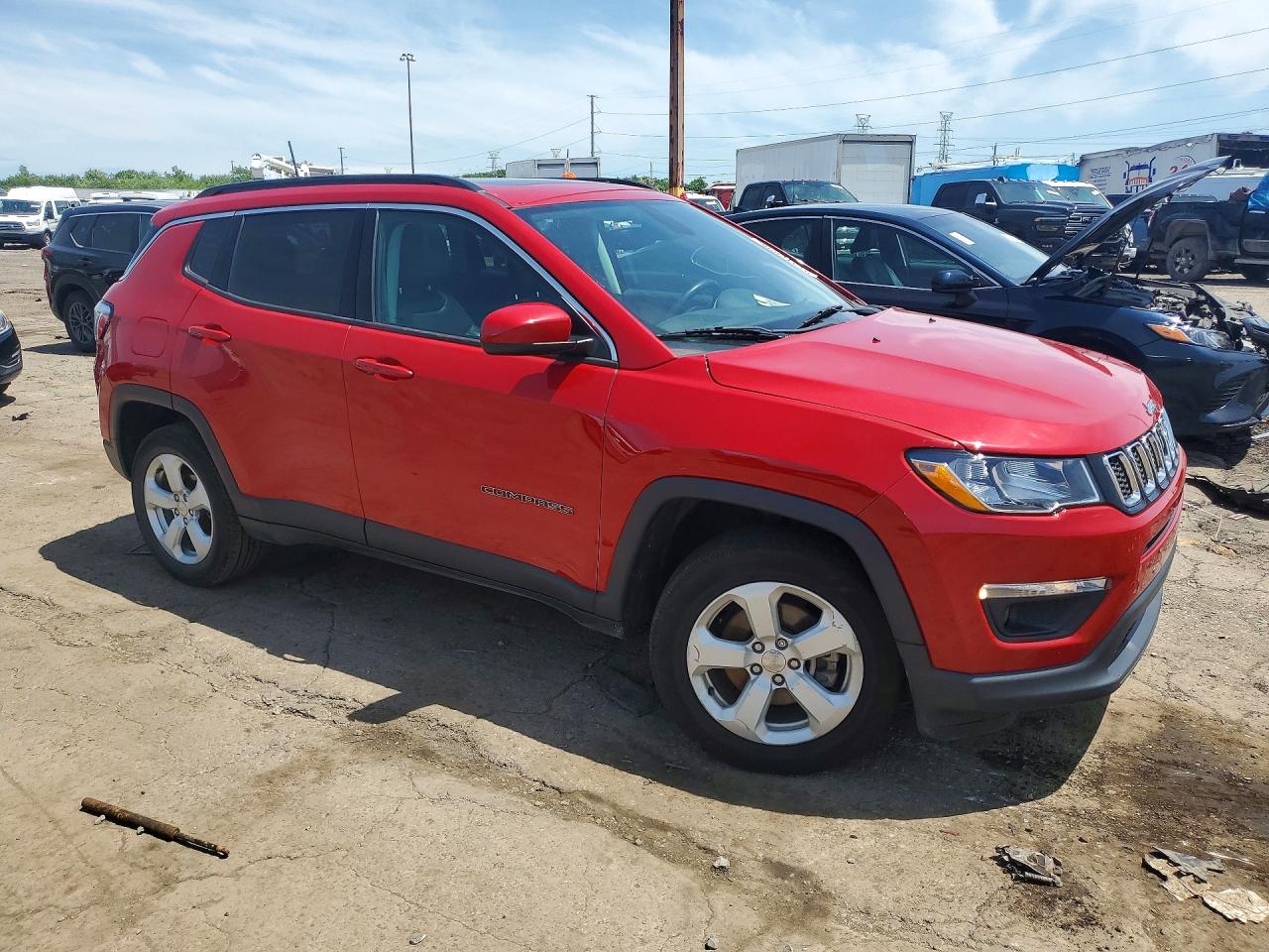 2018 Jeep Compass Latitude Red vin: 3C4NJDBB3JT238440