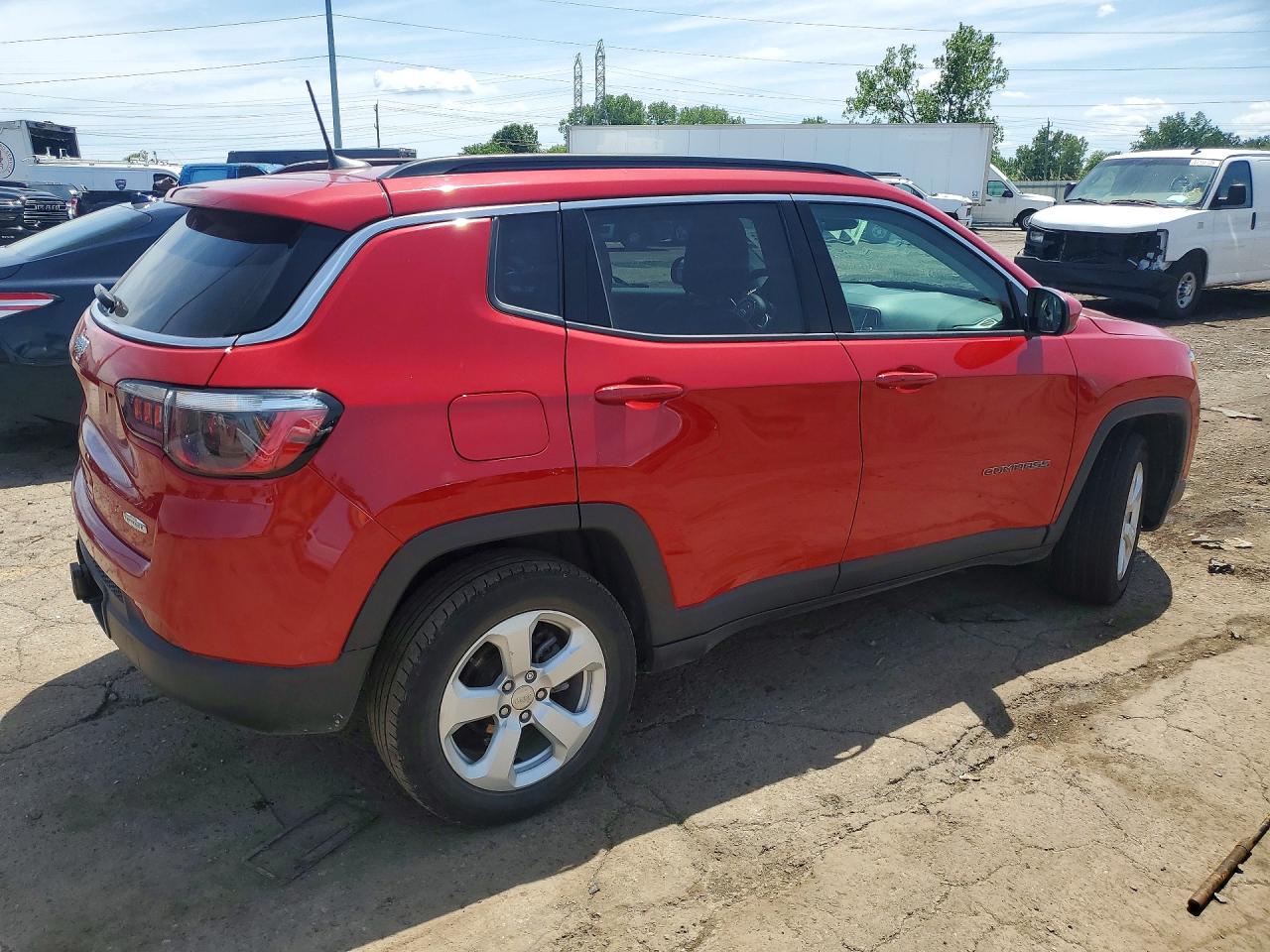 2018 Jeep Compass Latitude Red vin: 3C4NJDBB3JT238440