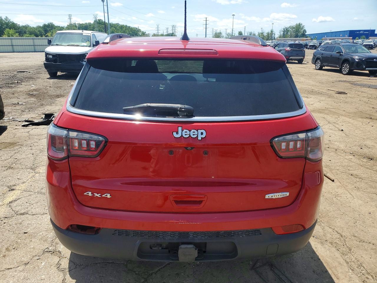 2018 Jeep Compass Latitude Red vin: 3C4NJDBB3JT238440