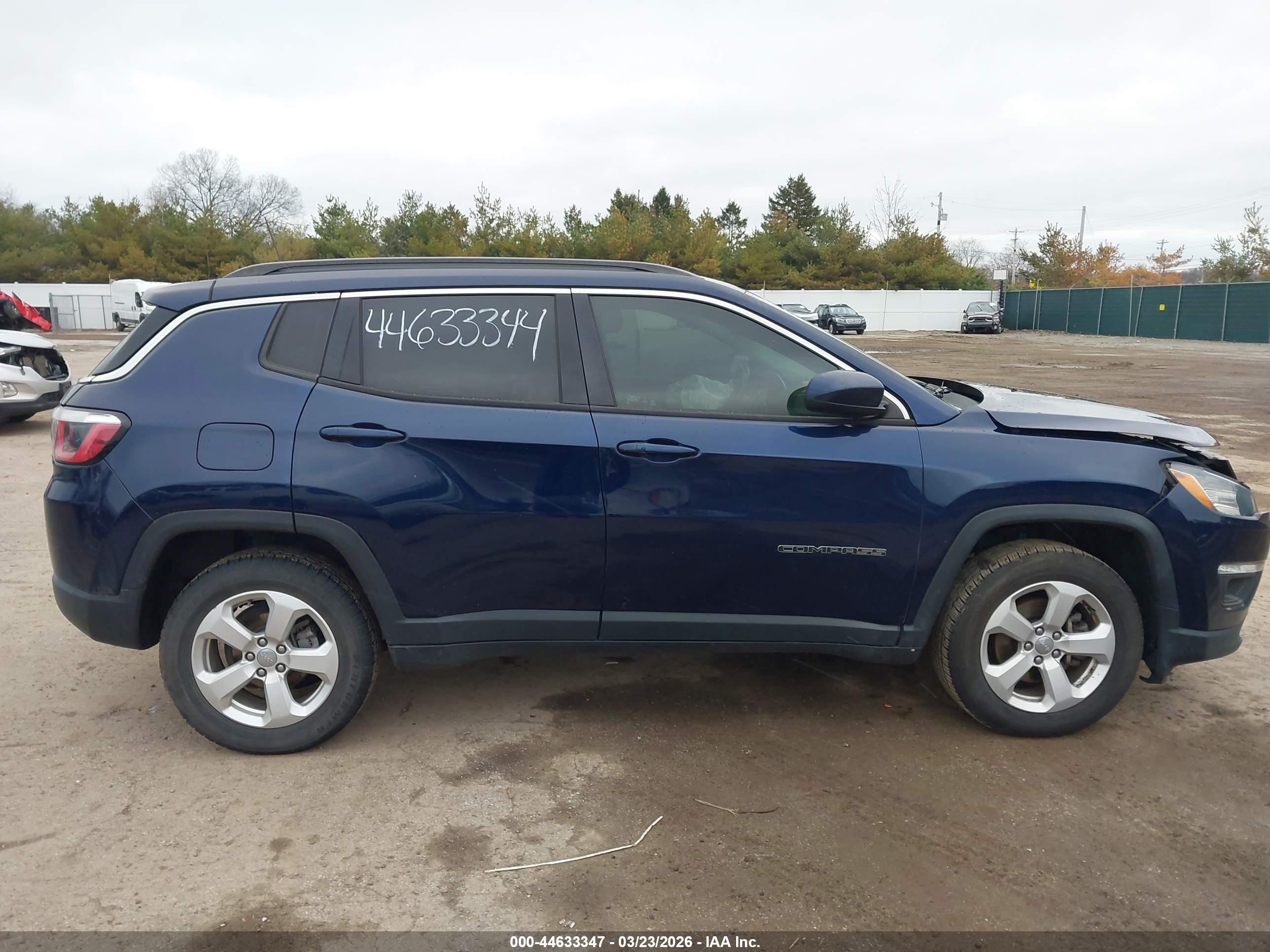 2018 Jeep Compass Latitude 4x4 Dark Blue vin: 3C4NJDBB3JT265041
