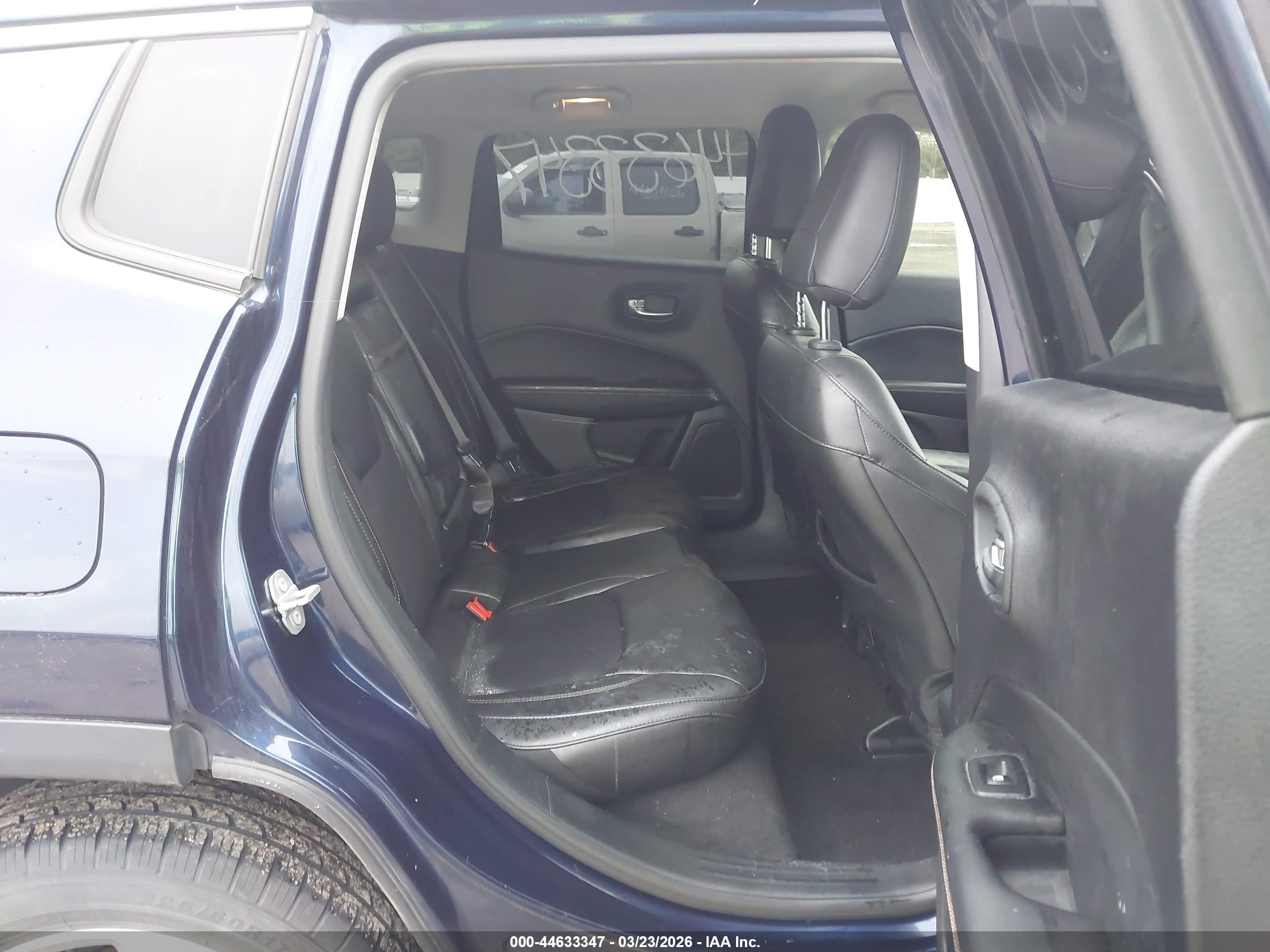 2018 Jeep Compass Latitude 4x4 Dark Blue vin: 3C4NJDBB3JT265041