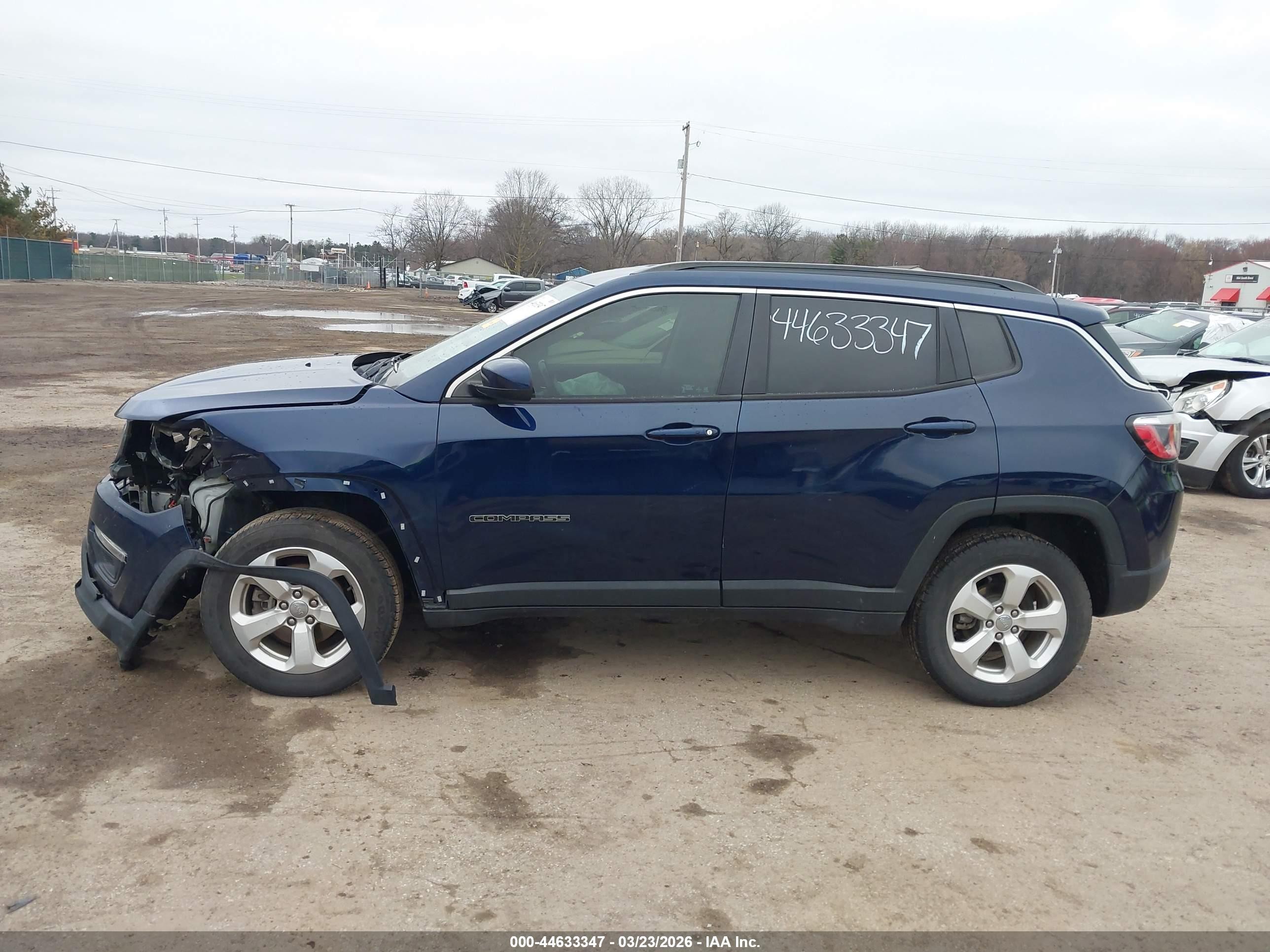 2018 Jeep Compass Latitude 4x4 Dark Blue vin: 3C4NJDBB3JT265041