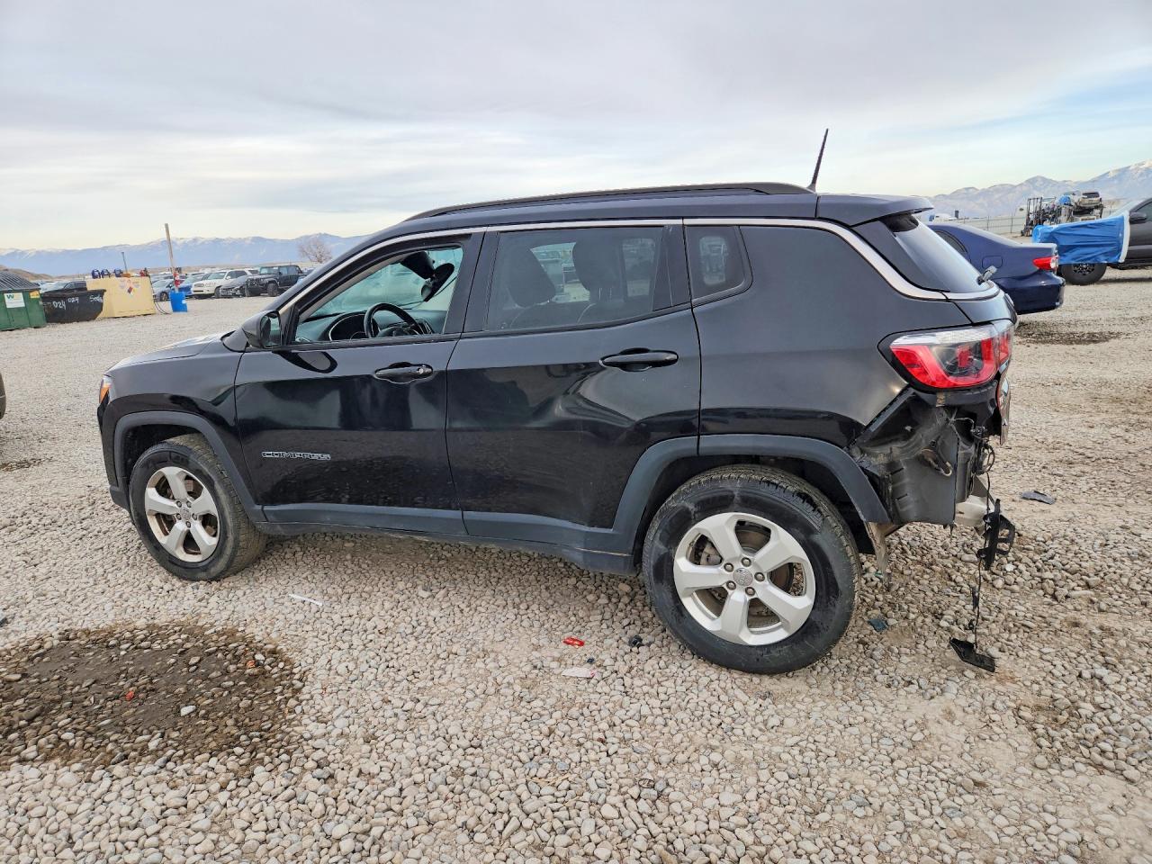 2018 Jeep Compass Latitude Black vin: 3C4NJDBB3JT403712