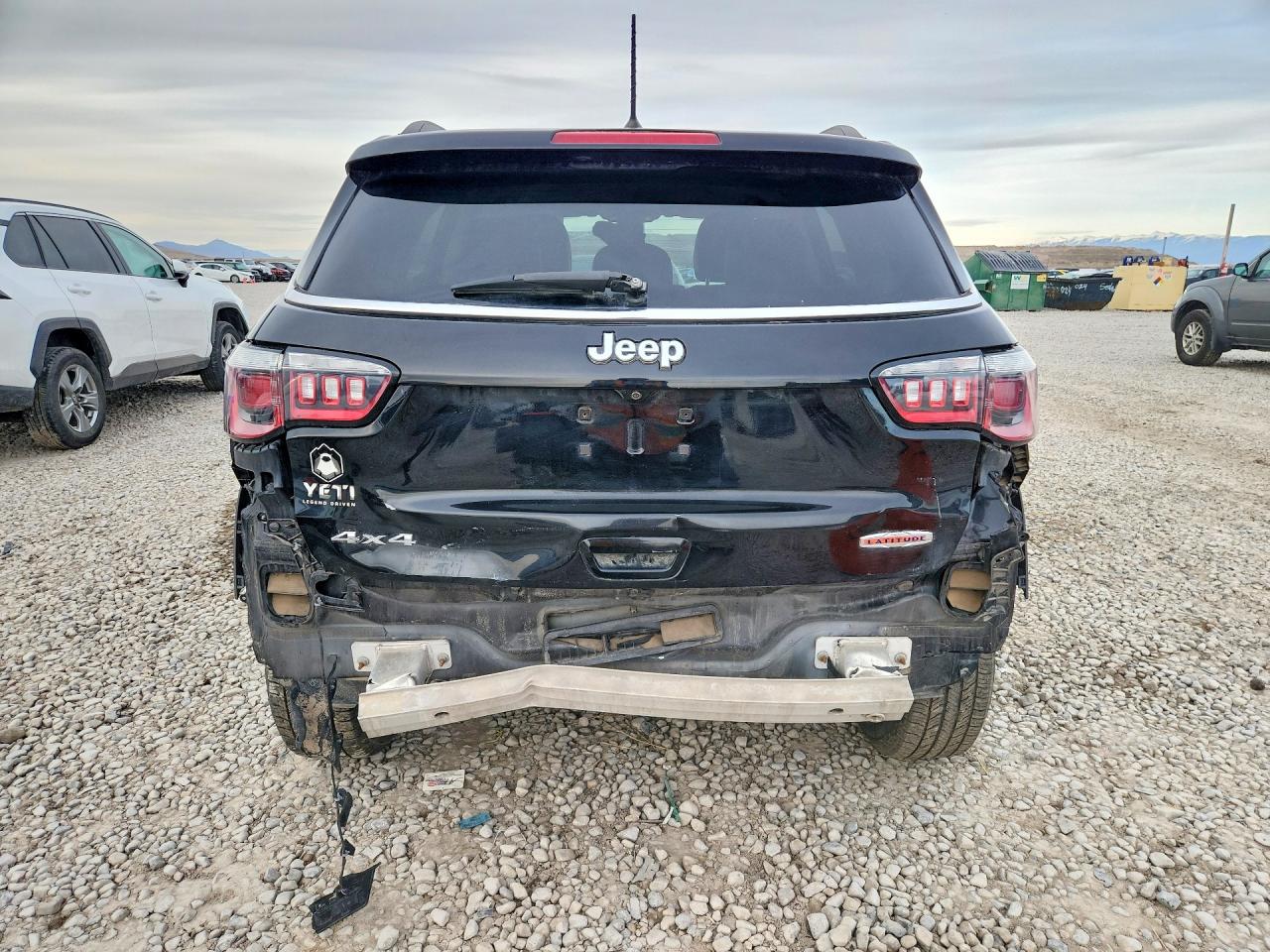 2018 Jeep Compass Latitude Black vin: 3C4NJDBB3JT403712