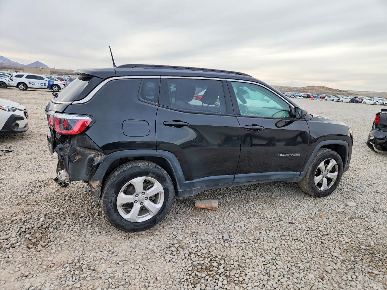 2018 Jeep Compass Latitude Black vin: 3C4NJDBB3JT403712