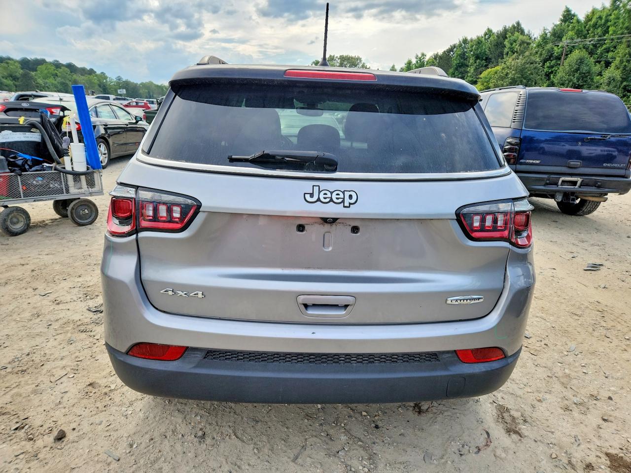 2018 Jeep Compass Latitude Silver vin: 3C4NJDBB3JT434944