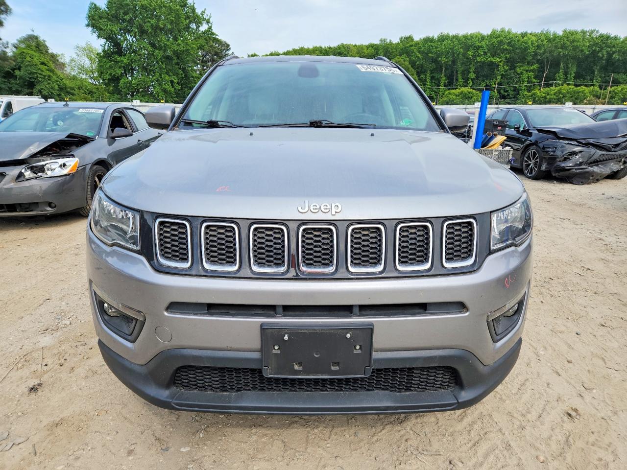 2018 Jeep Compass Latitude Silver vin: 3C4NJDBB3JT434944