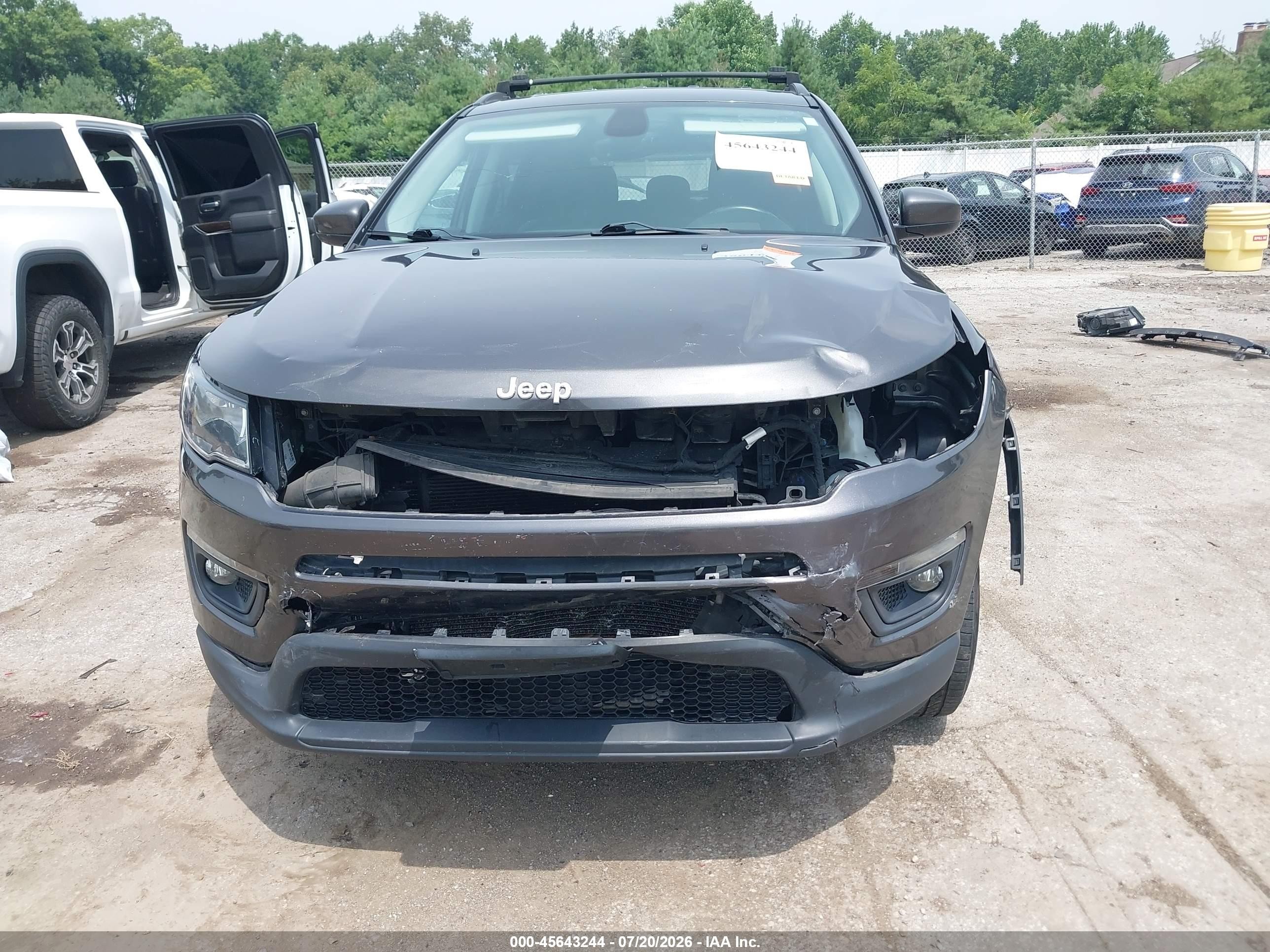 2017 Jeep Compass Latitude Gray vin: 3C4NJDBB4HT650750