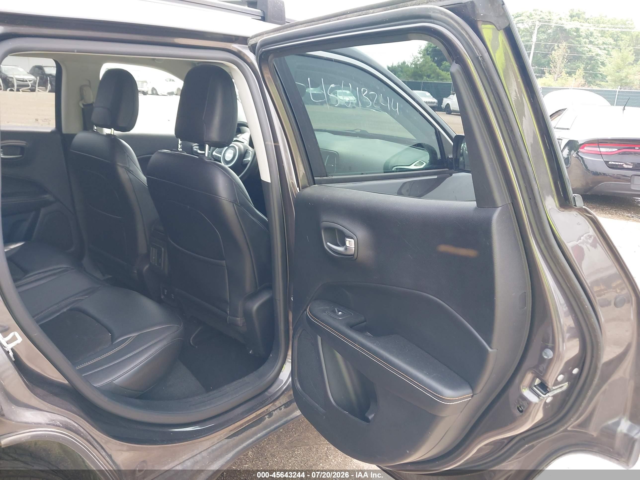 2017 Jeep Compass Latitude Gray vin: 3C4NJDBB4HT650750