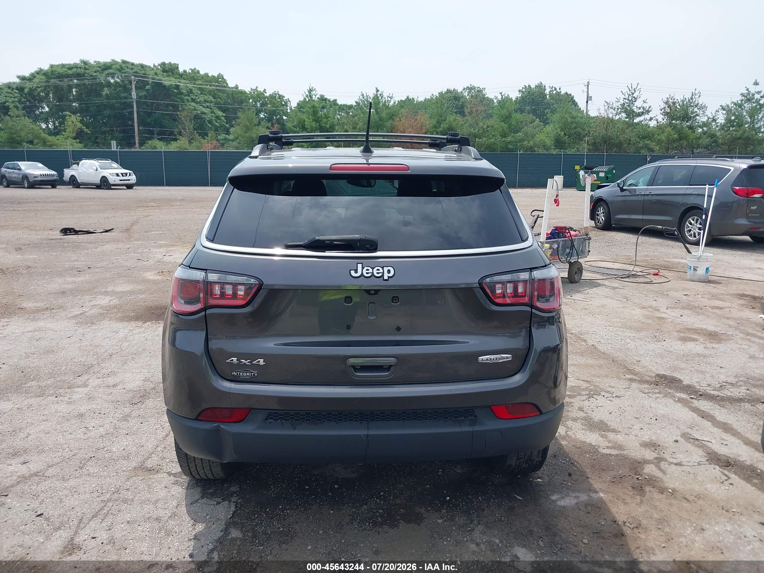 2017 Jeep Compass Latitude Gray vin: 3C4NJDBB4HT650750