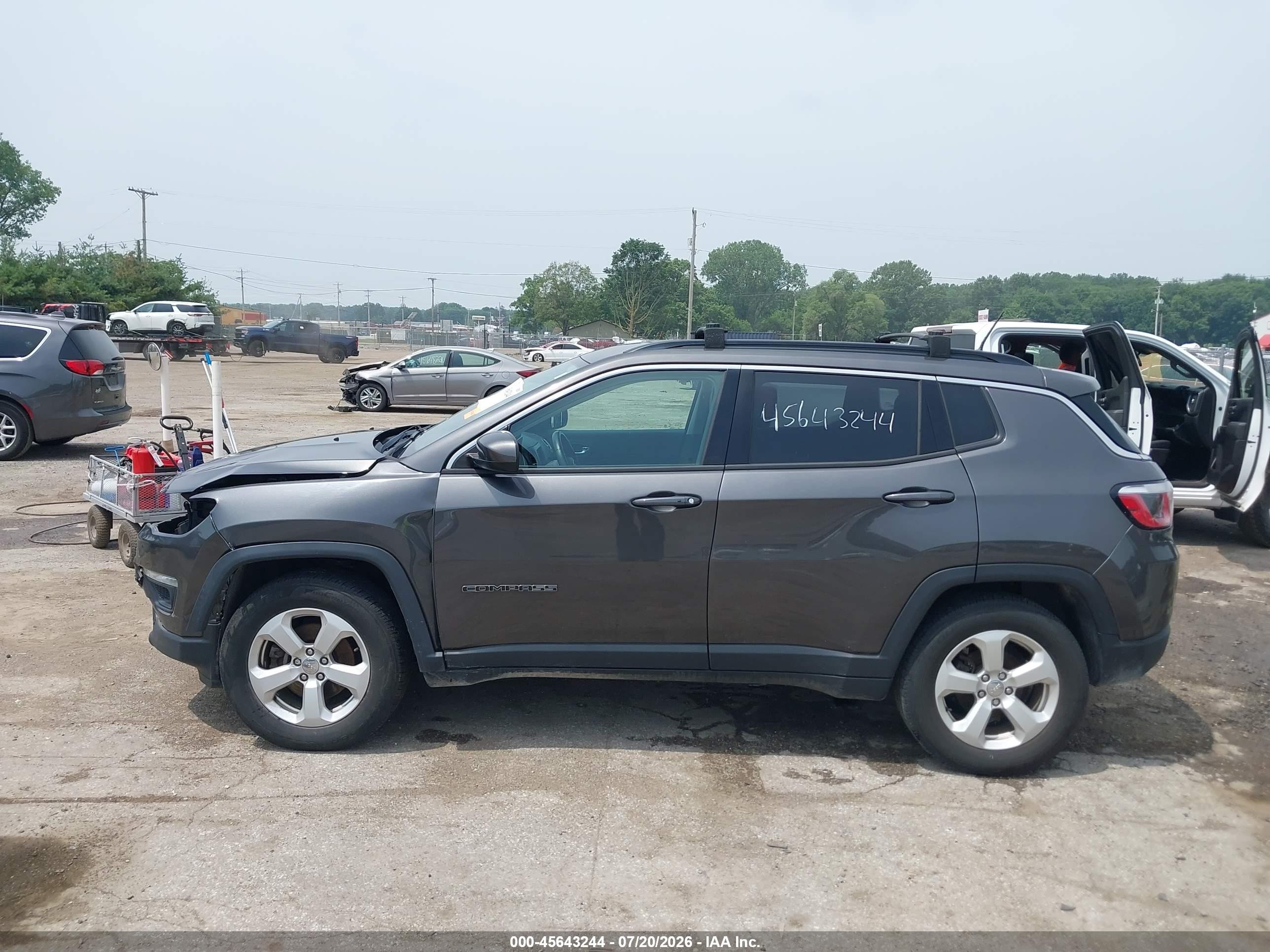 2017 Jeep Compass Latitude Gray vin: 3C4NJDBB4HT650750