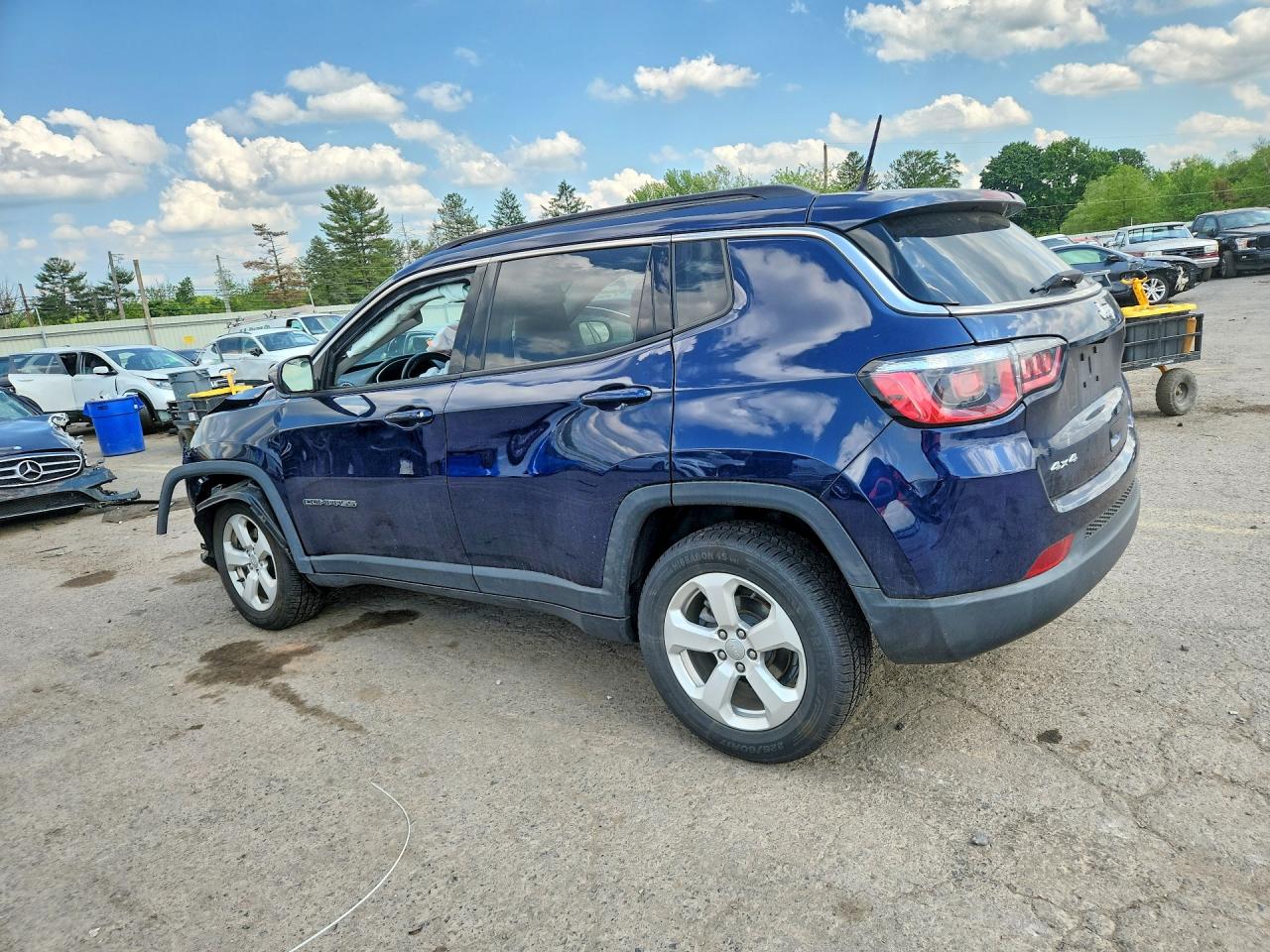 2018 Jeep Compass Latitude Синий vin: 3C4NJDBB4JT239547