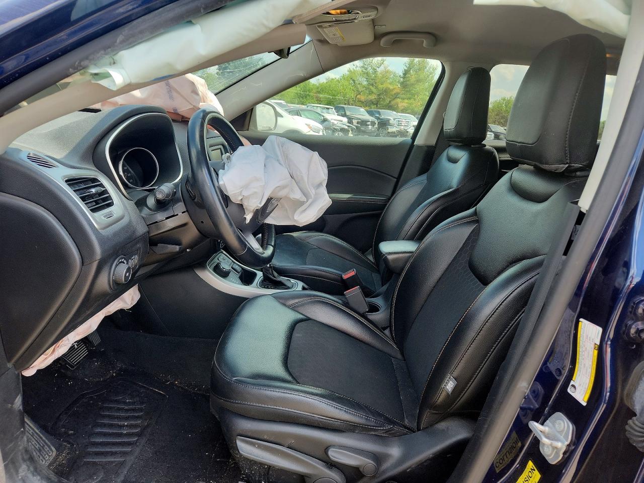 2018 Jeep Compass Latitude Синий vin: 3C4NJDBB4JT239547