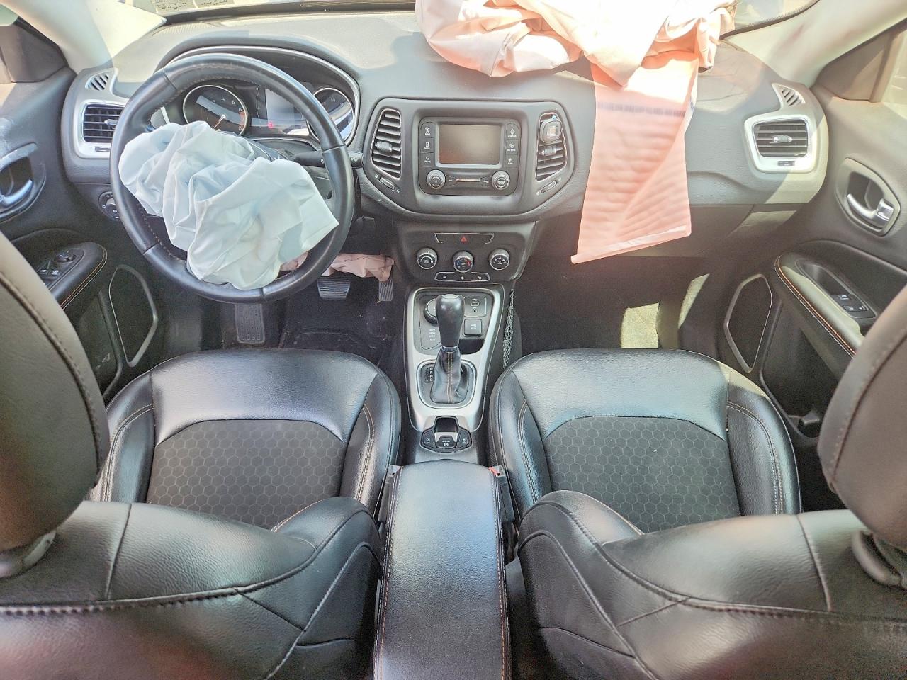 2018 Jeep Compass Latitude Синий vin: 3C4NJDBB4JT239547
