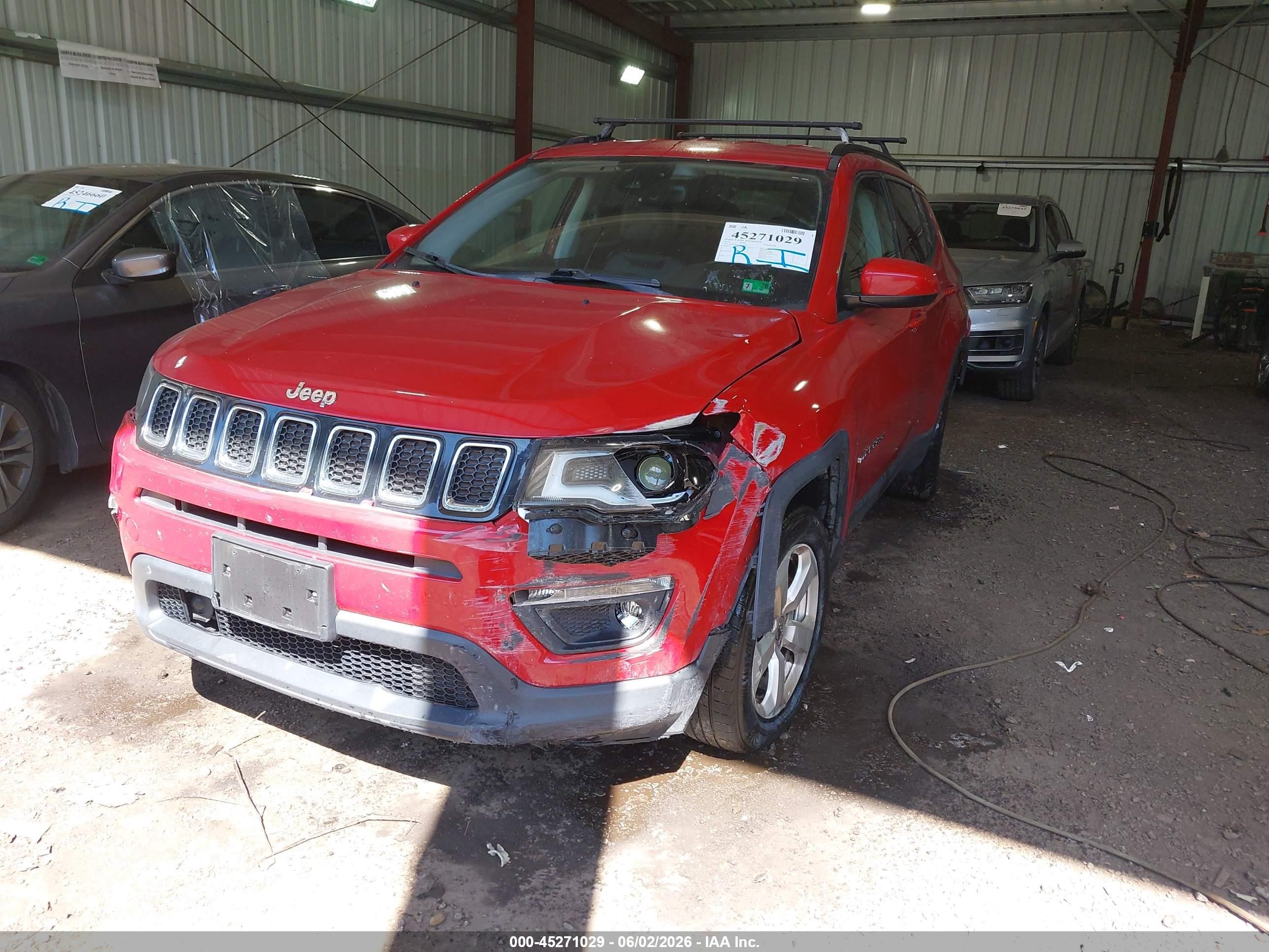 2018 Jeep Compass Latitude 4x4 Red vin: 3C4NJDBB4JT362068