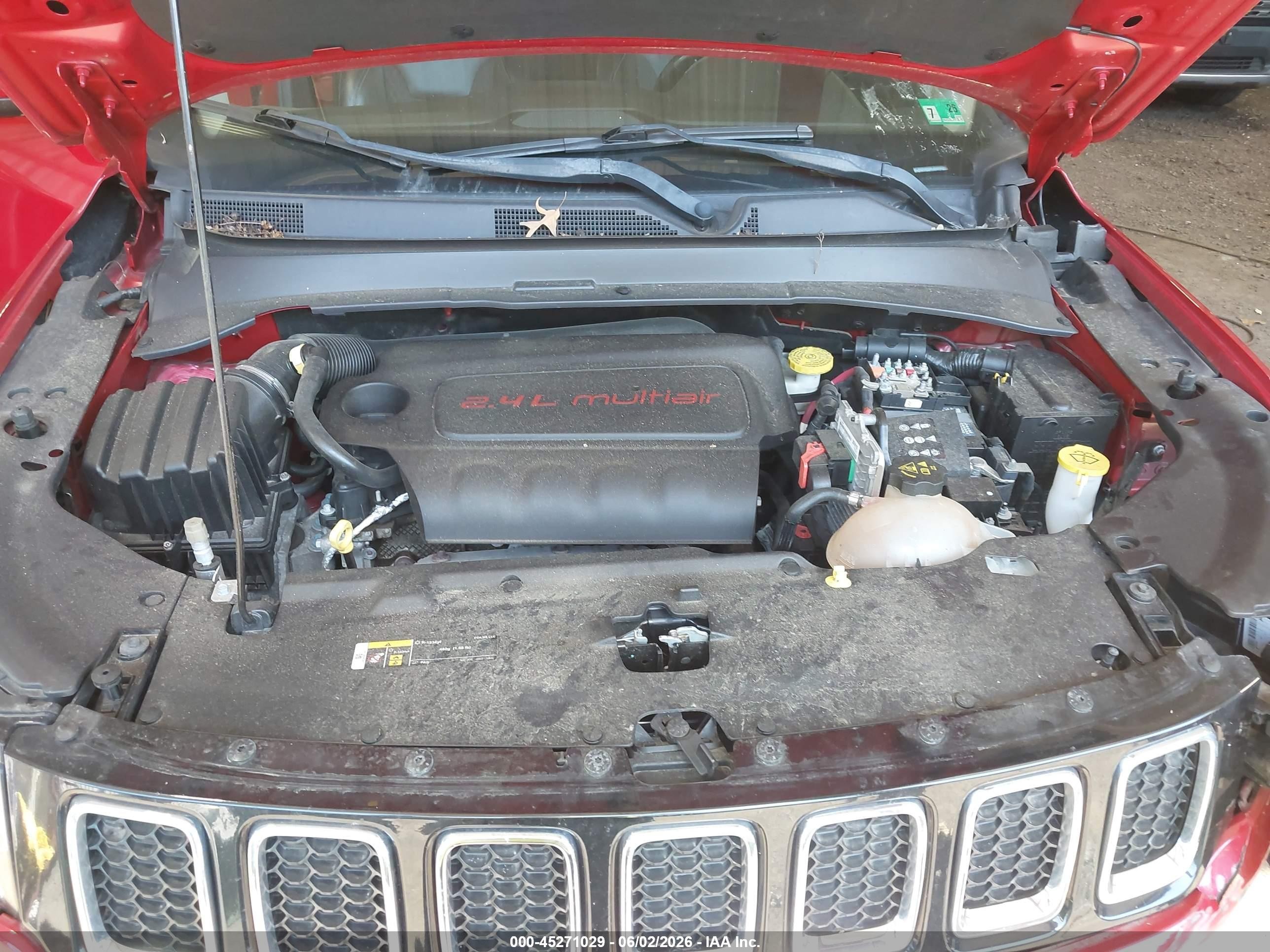 2018 Jeep Compass Latitude 4x4 Red vin: 3C4NJDBB4JT362068
