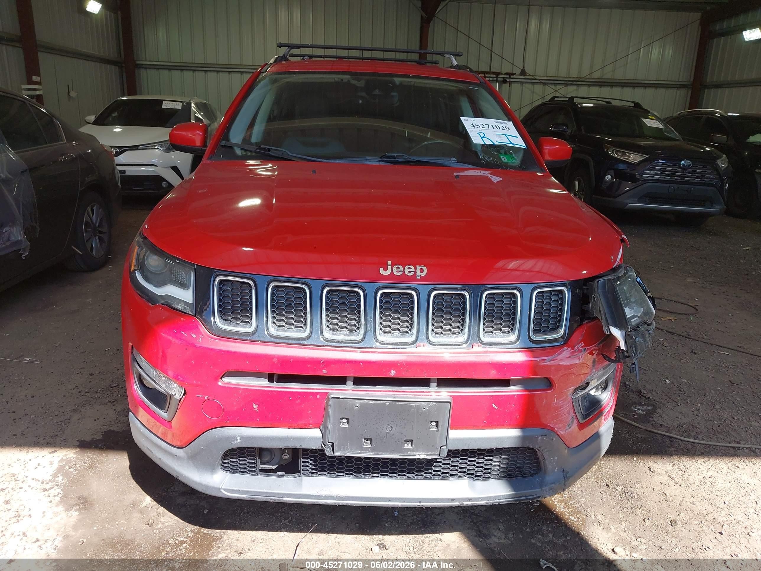 2018 Jeep Compass Latitude 4x4 Red vin: 3C4NJDBB4JT362068