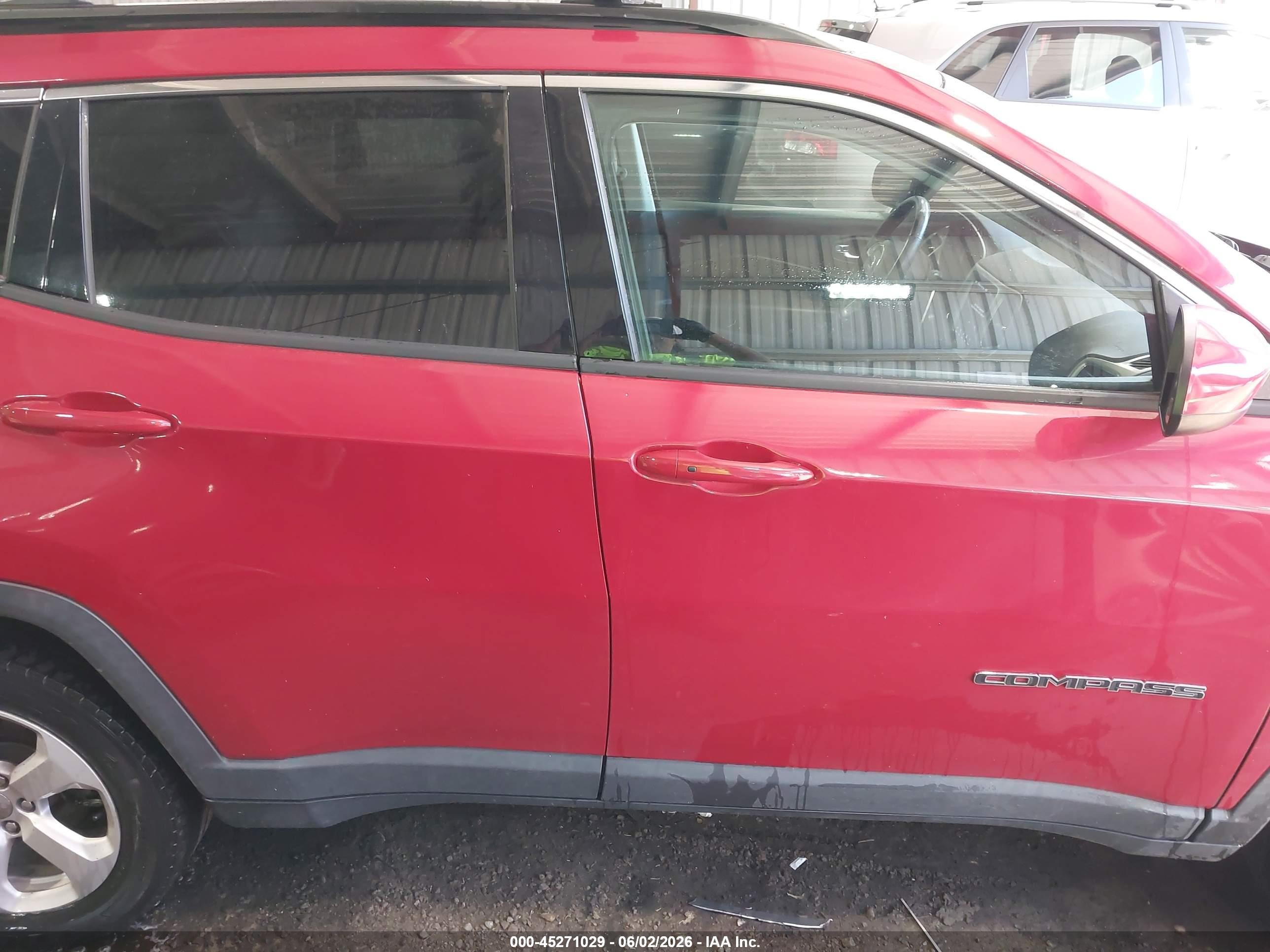 2018 Jeep Compass Latitude 4x4 Red vin: 3C4NJDBB4JT362068