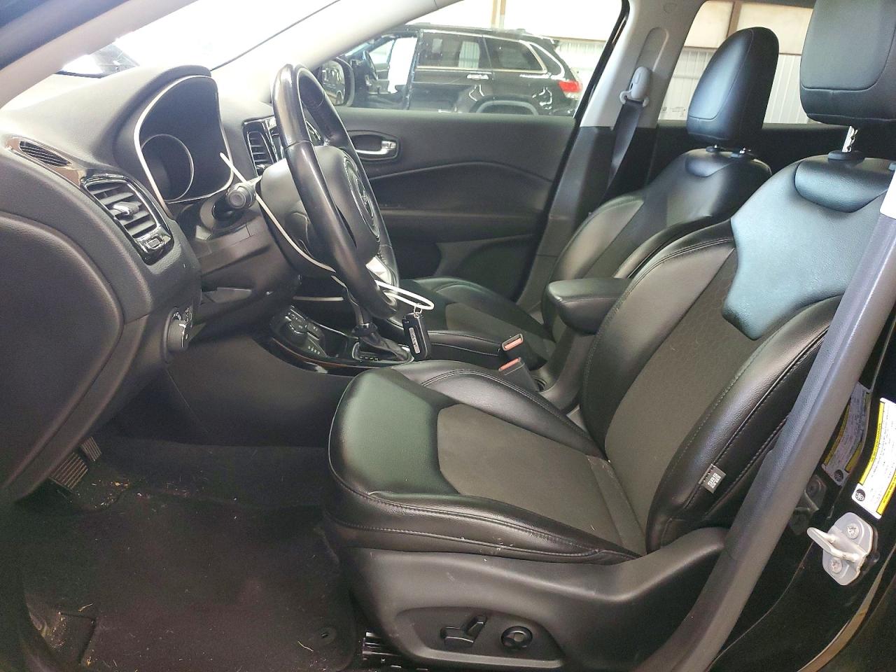 2020 Jeep Compass Latitude Black vin: 3C4NJDBB4LT209743