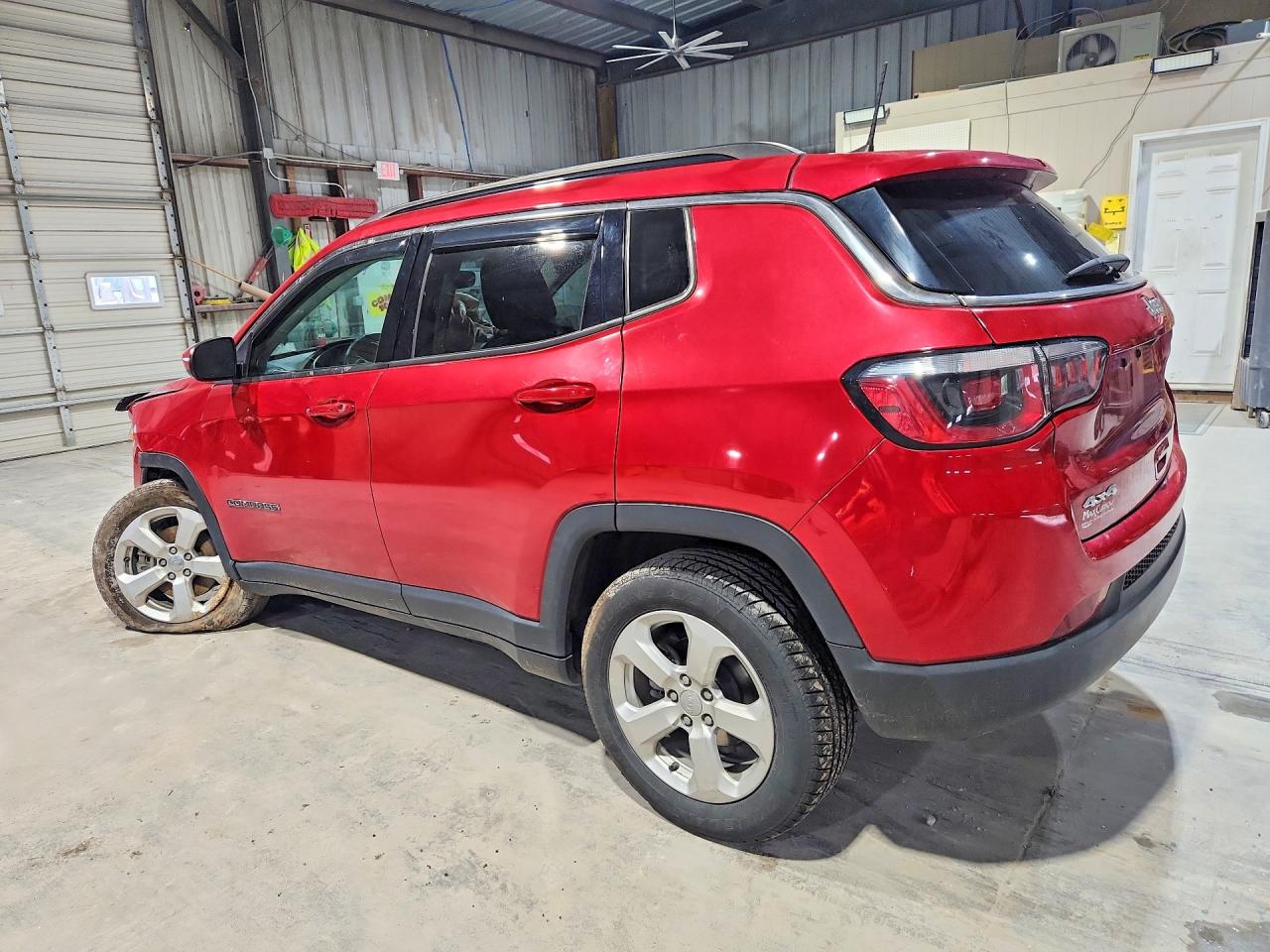 2019 Jeep Compass Latitude Red vin: 3C4NJDBB5KT716410