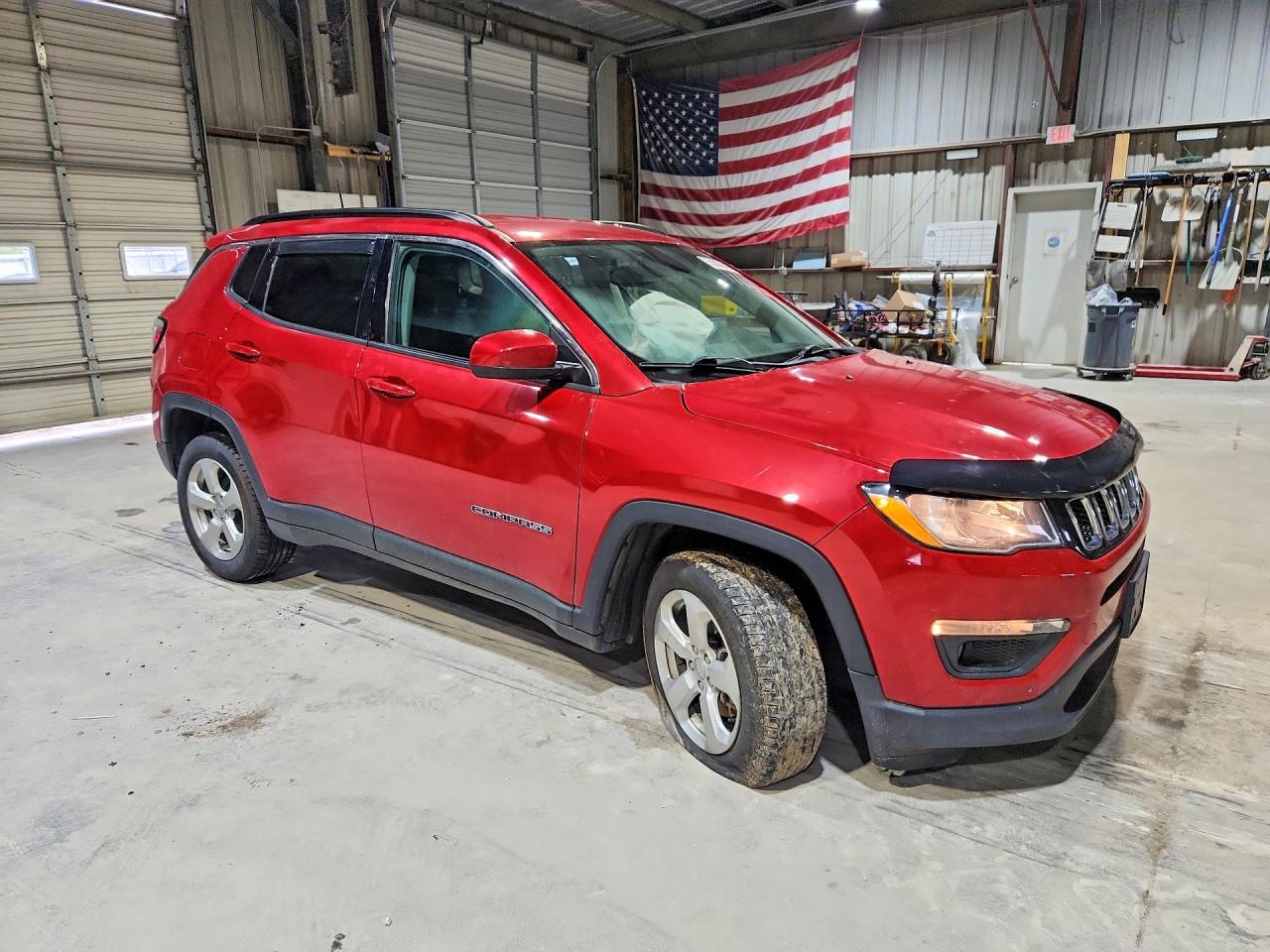 2019 Jeep Compass Latitude Red vin: 3C4NJDBB5KT716410