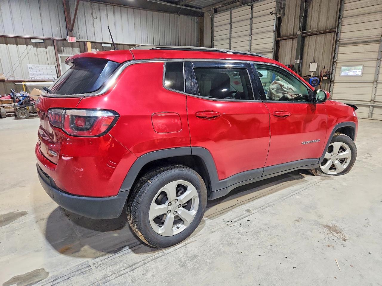 2019 Jeep Compass Latitude Red vin: 3C4NJDBB5KT716410