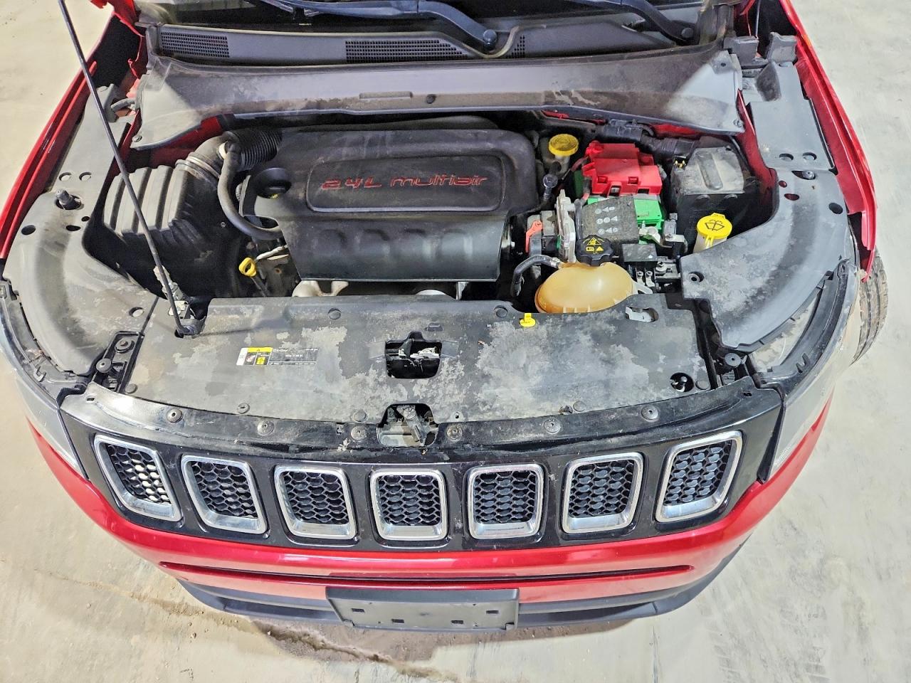 2019 Jeep Compass Latitude Red vin: 3C4NJDBB5KT716410