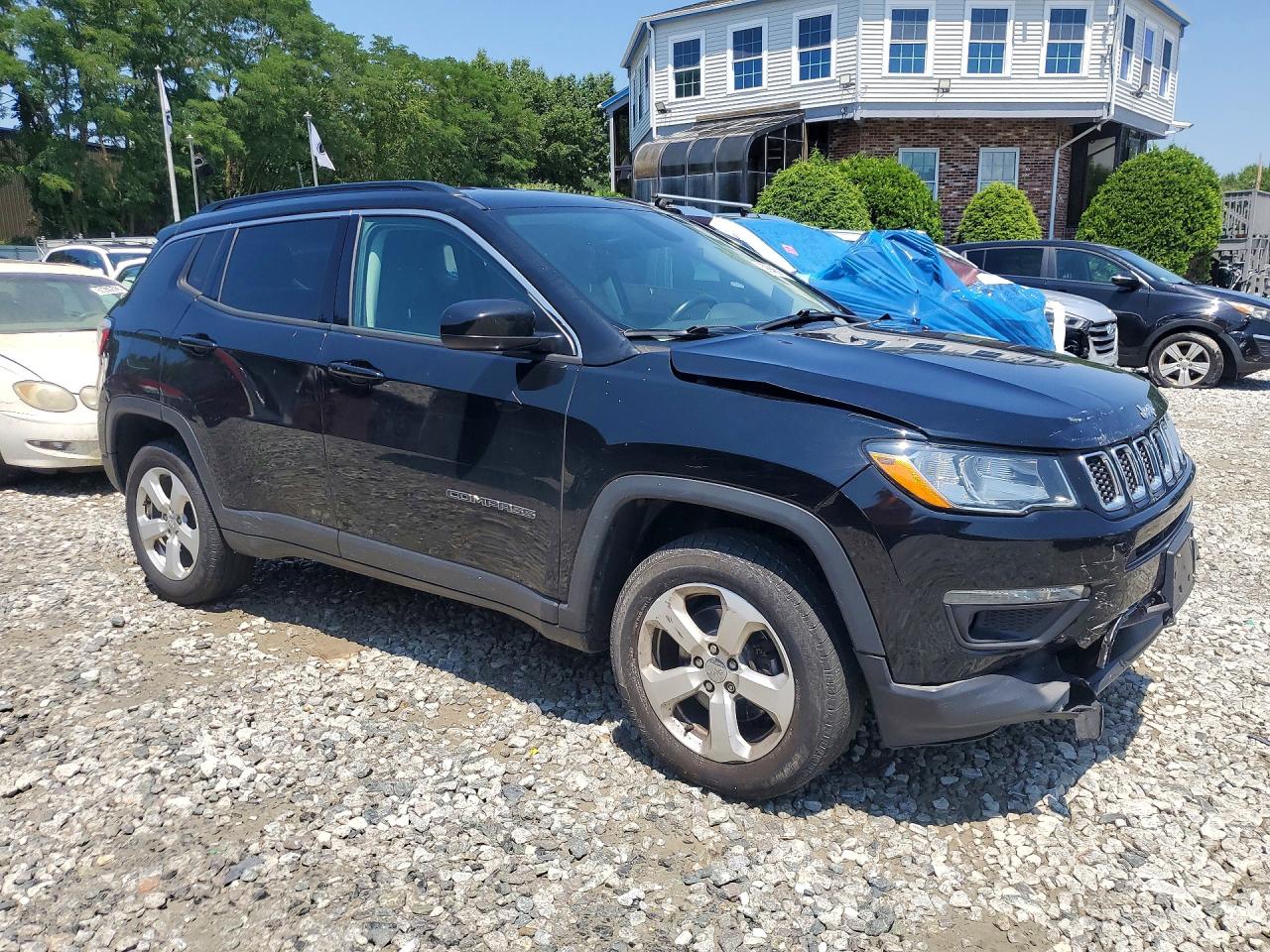 2018 Jeep Compass Latitude Black vin: 3C4NJDBB6JT199973