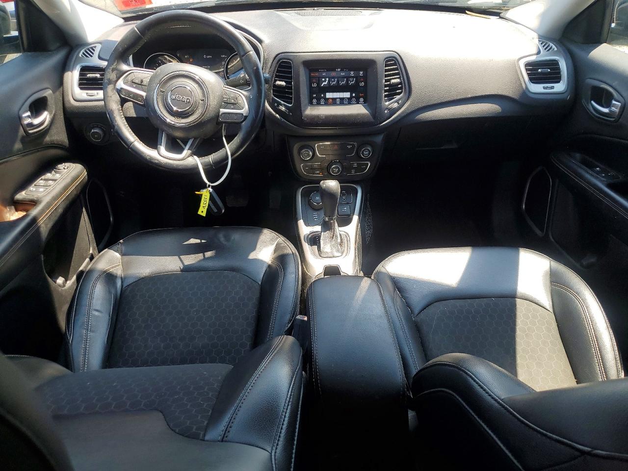 2018 Jeep Compass Latitude Black vin: 3C4NJDBB6JT199973