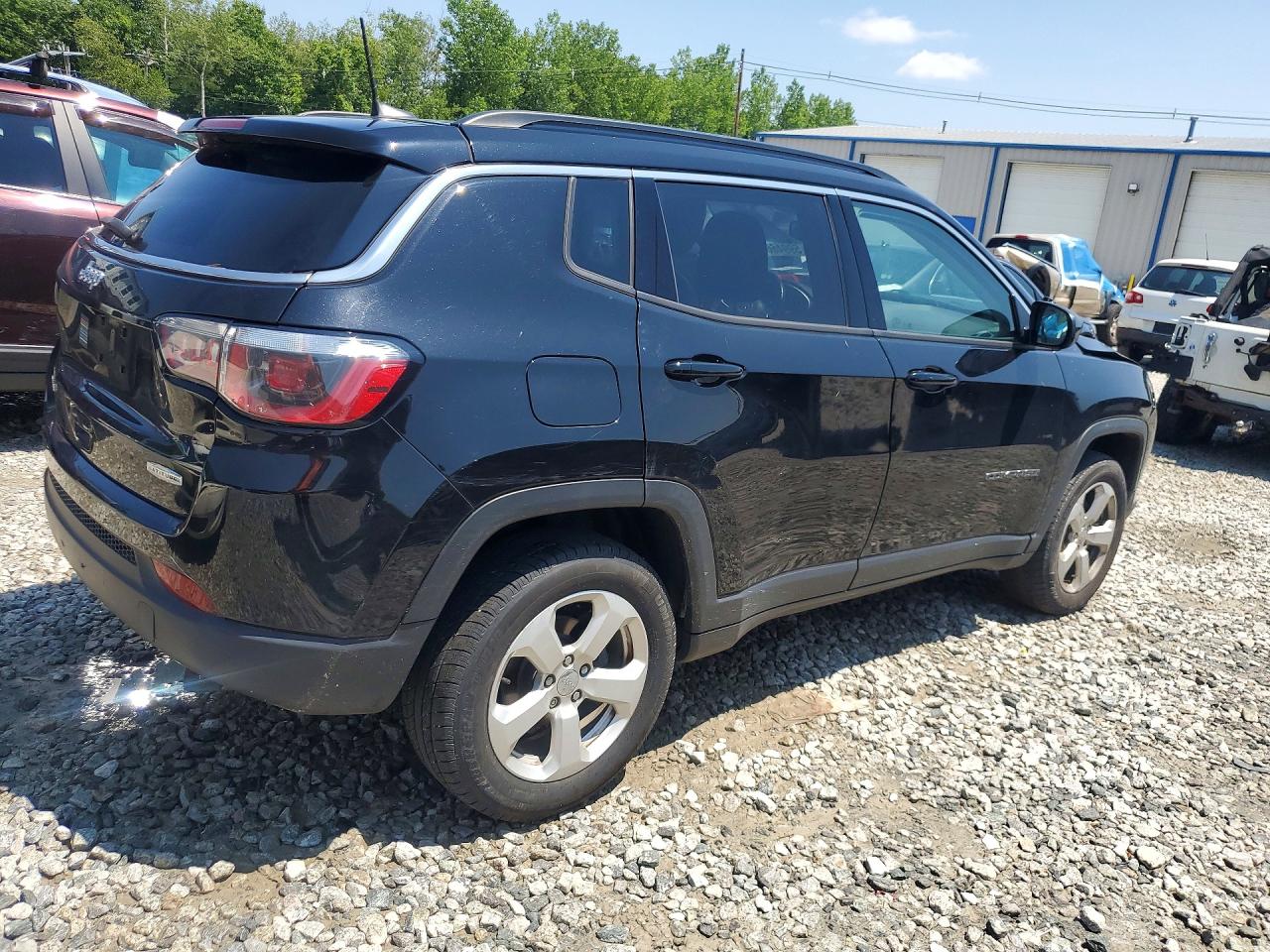 2018 Jeep Compass Latitude Black vin: 3C4NJDBB6JT199973