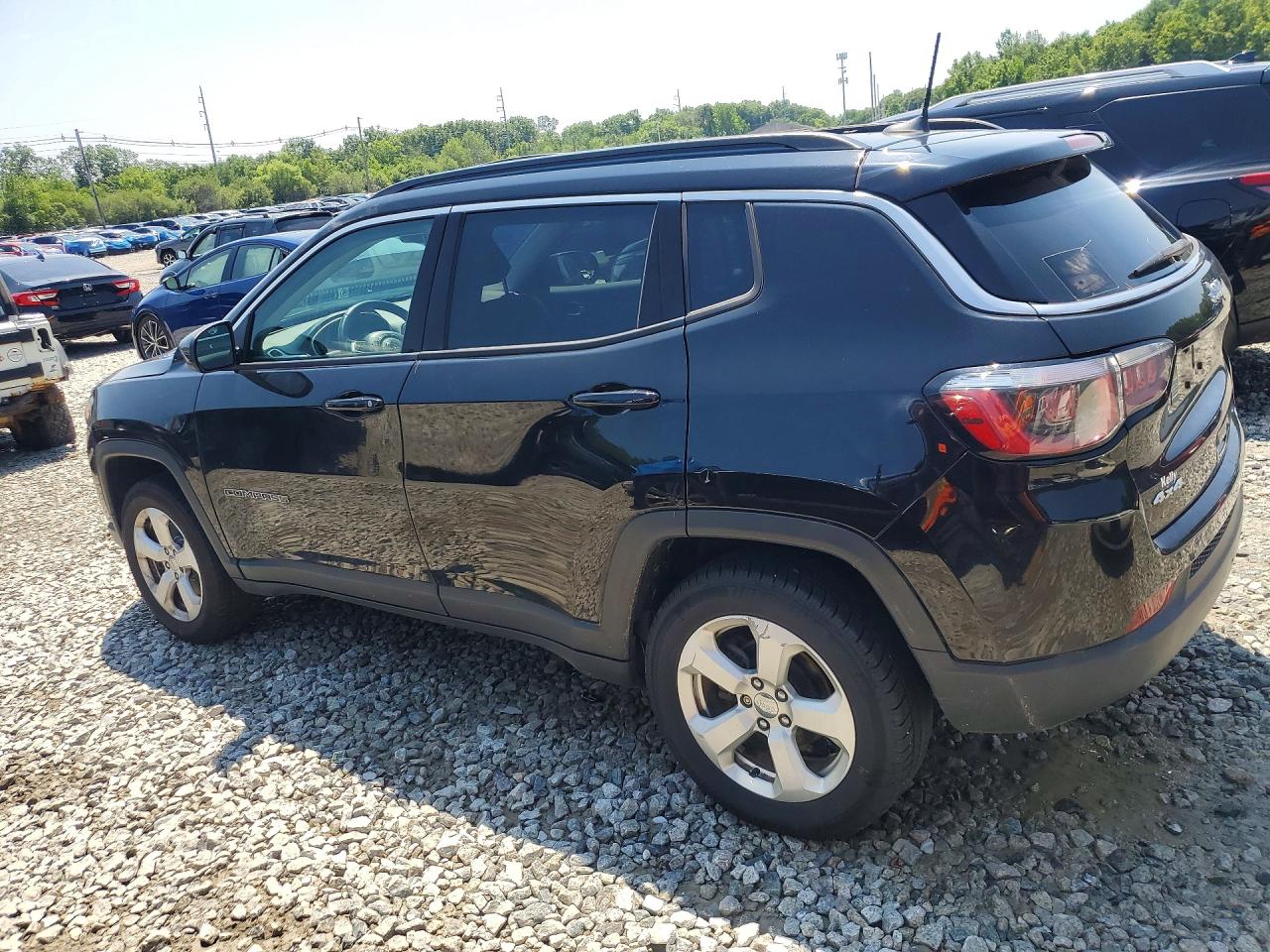 2018 Jeep Compass Latitude Black vin: 3C4NJDBB6JT199973