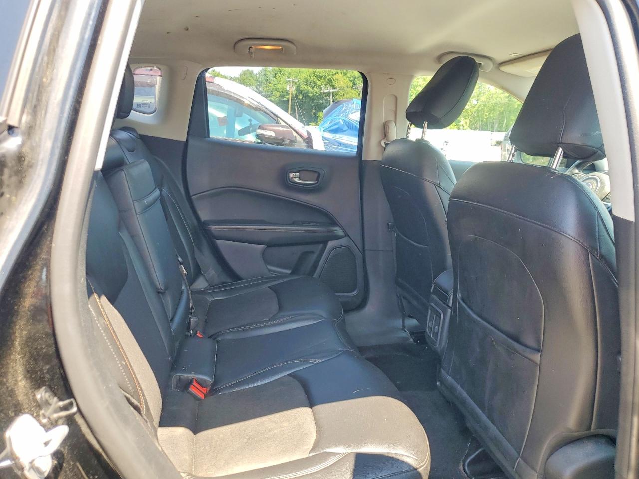 2018 Jeep Compass Latitude Black vin: 3C4NJDBB6JT199973