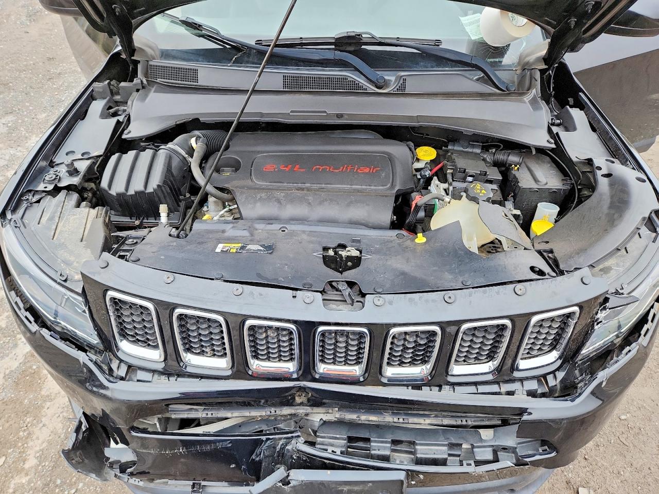 2018 Jeep Compass Latitude Black vin: 3C4NJDBB6JT308240