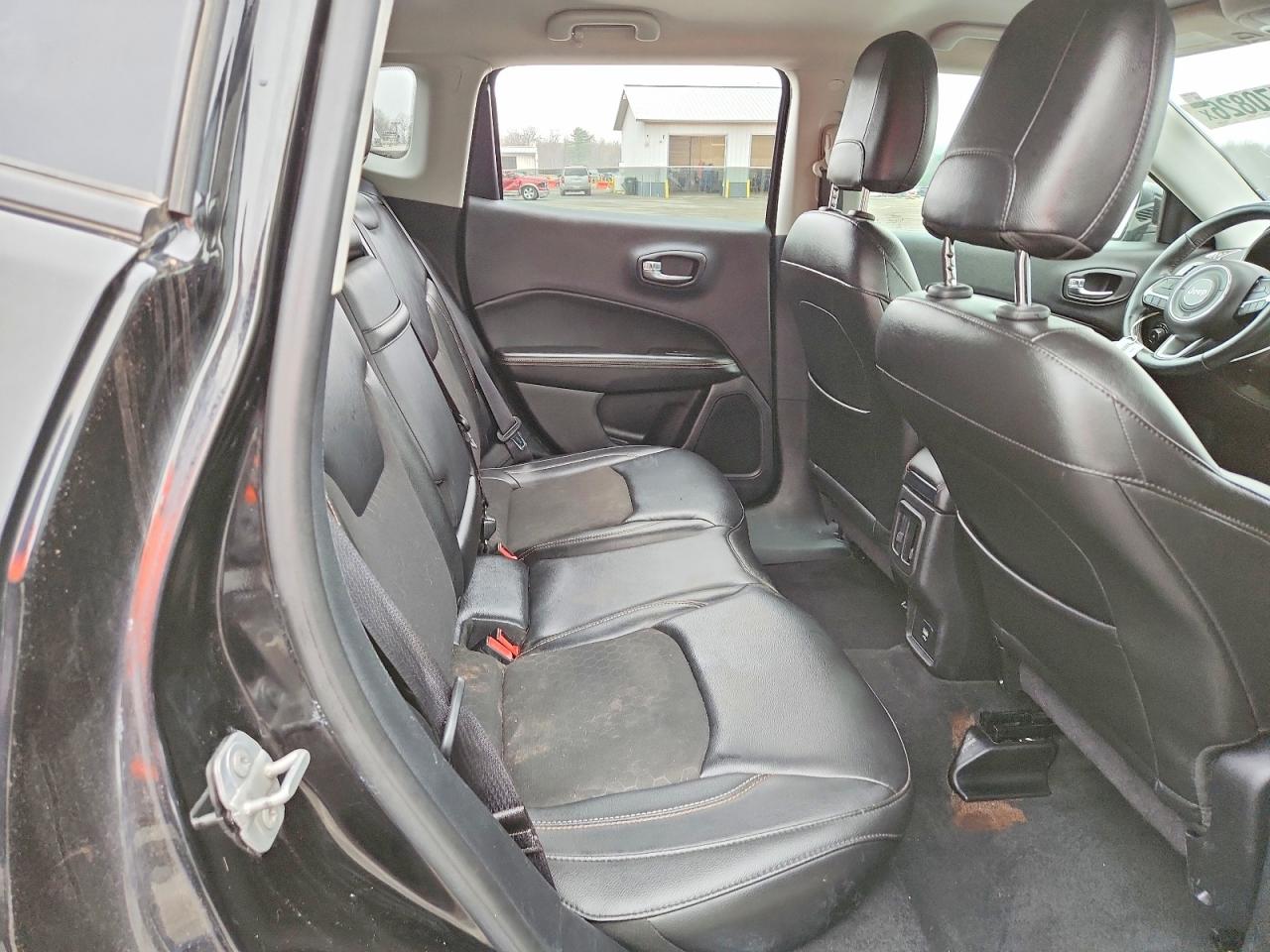 2018 Jeep Compass Latitude Black vin: 3C4NJDBB6JT308240