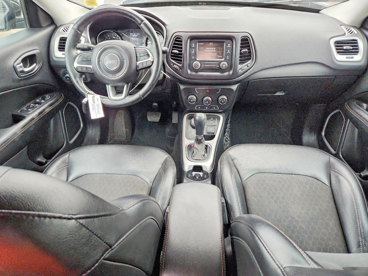 2018 Jeep Compass Latitude Black vin: 3C4NJDBB6JT308240