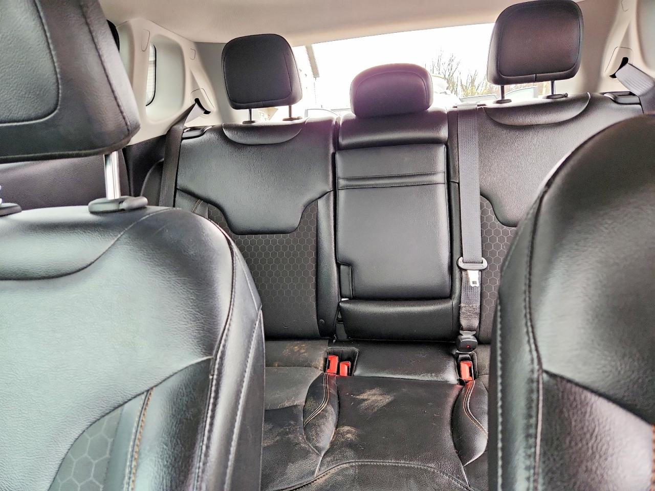 2018 Jeep Compass Latitude Black vin: 3C4NJDBB6JT308240
