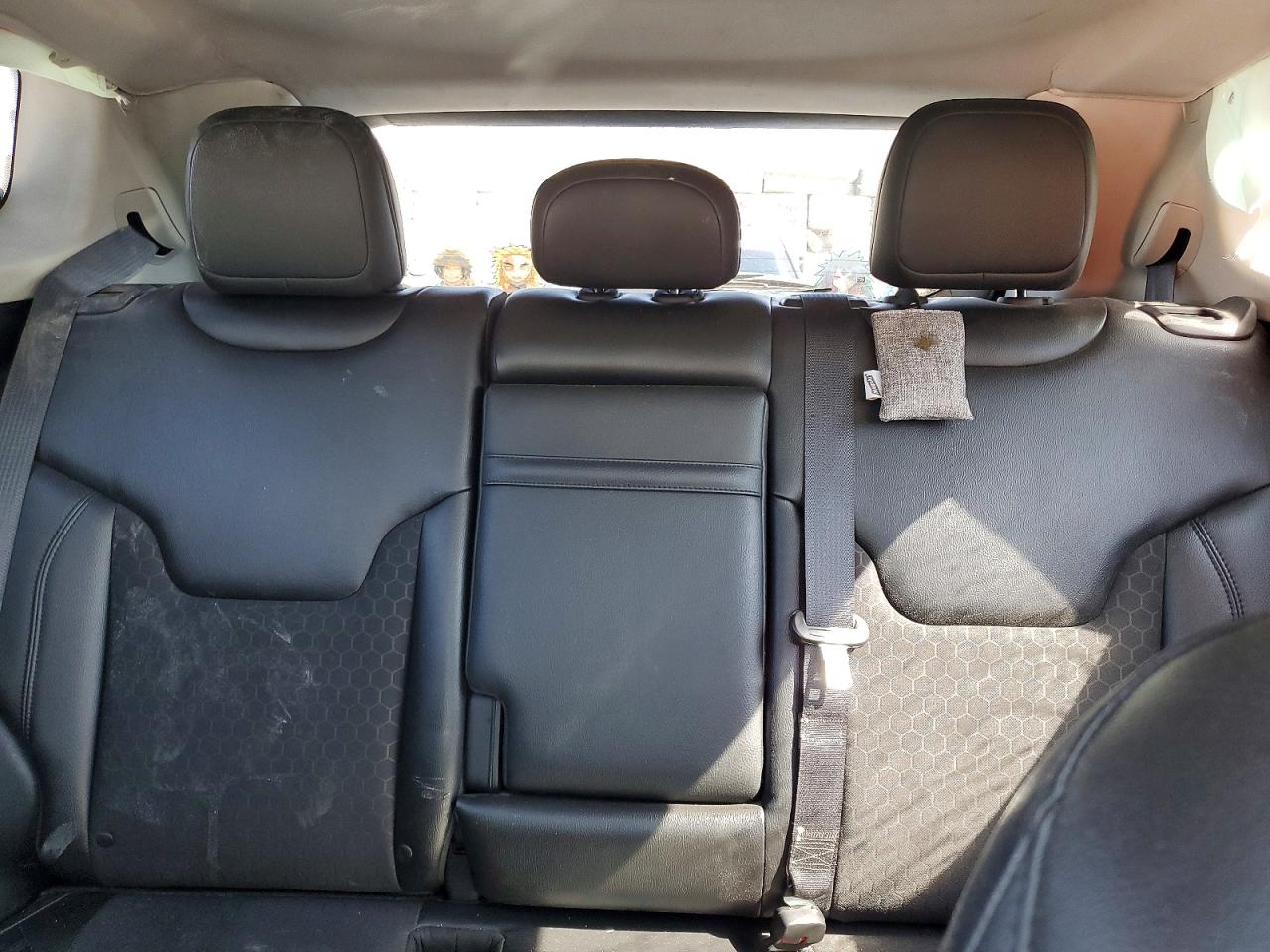 2018 Jeep Compass Latitude Black vin: 3C4NJDBB6JT325359