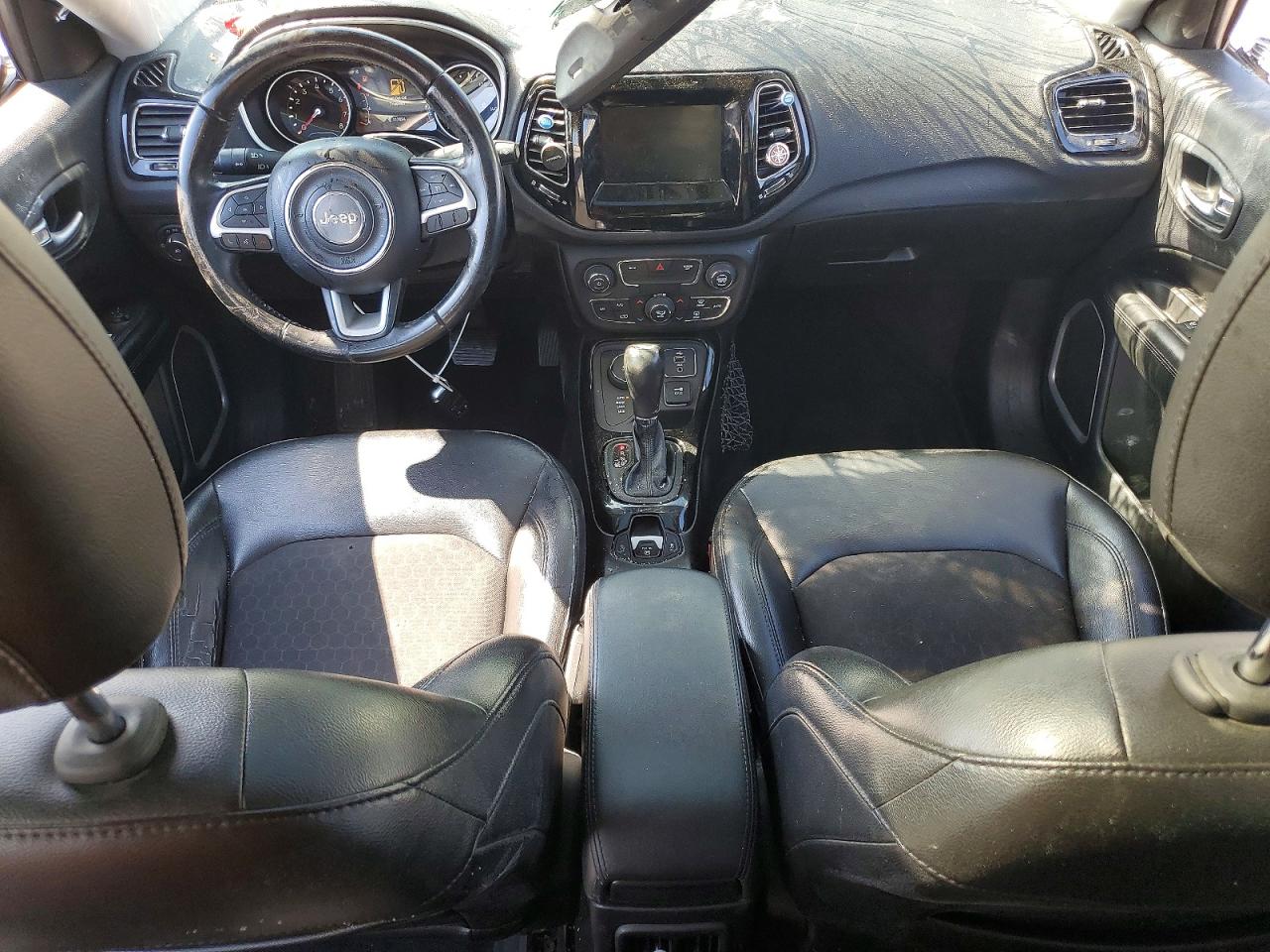 2018 Jeep Compass Latitude Black vin: 3C4NJDBB6JT325359