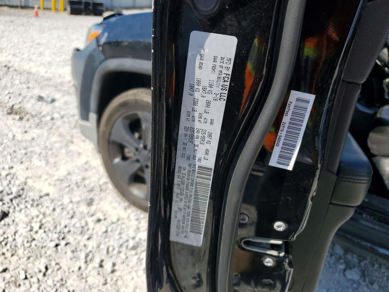 2018 Jeep Compass Latitude Black vin: 3C4NJDBB6JT325359