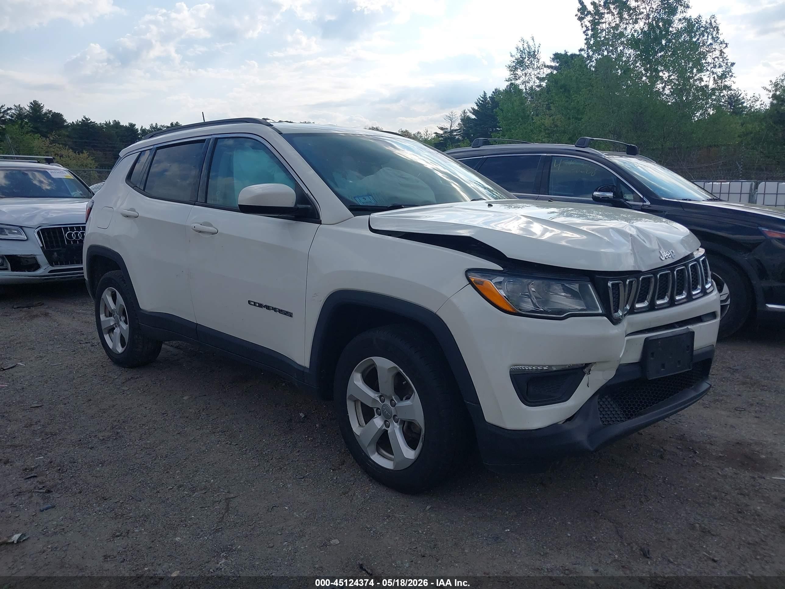 2019 Jeep Compass Latitude 4x4 White vin: 3C4NJDBB6KT646125