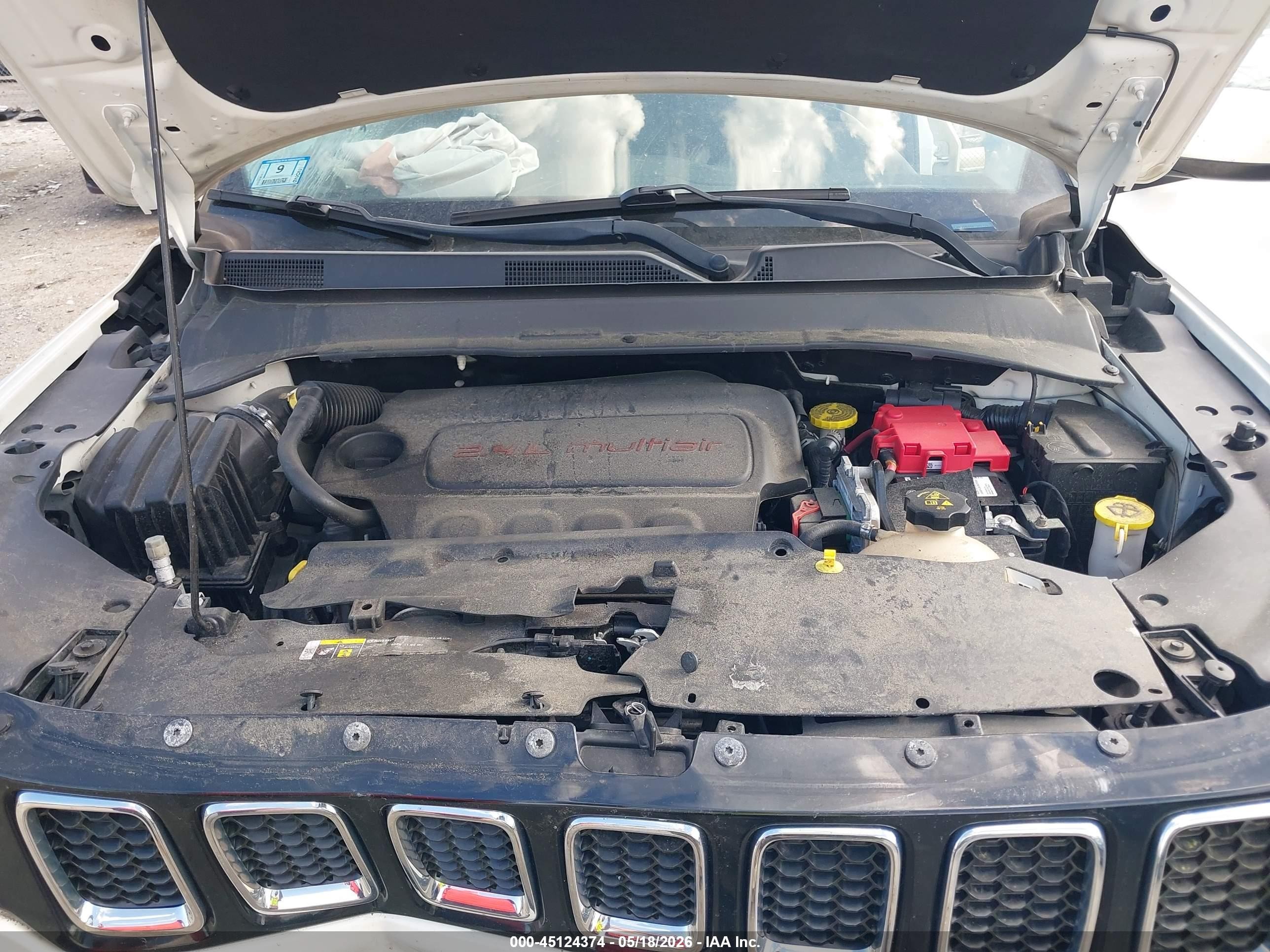 2019 Jeep Compass Latitude 4x4 White vin: 3C4NJDBB6KT646125