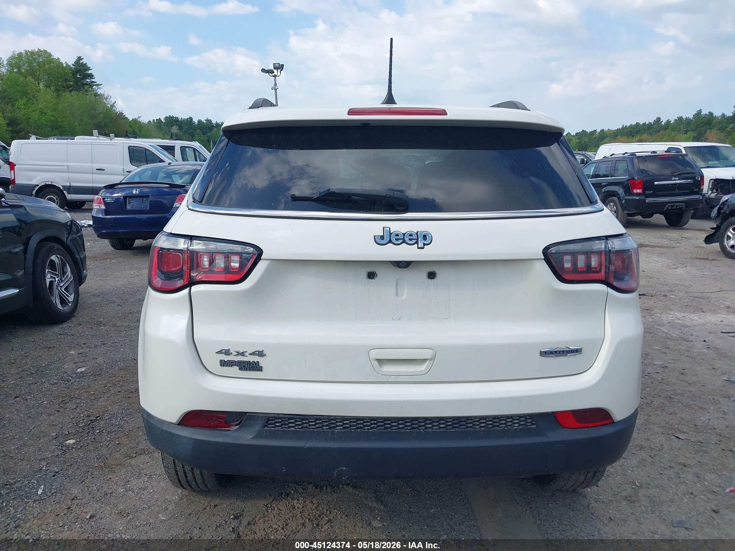 2019 Jeep Compass Latitude 4x4 White vin: 3C4NJDBB6KT646125